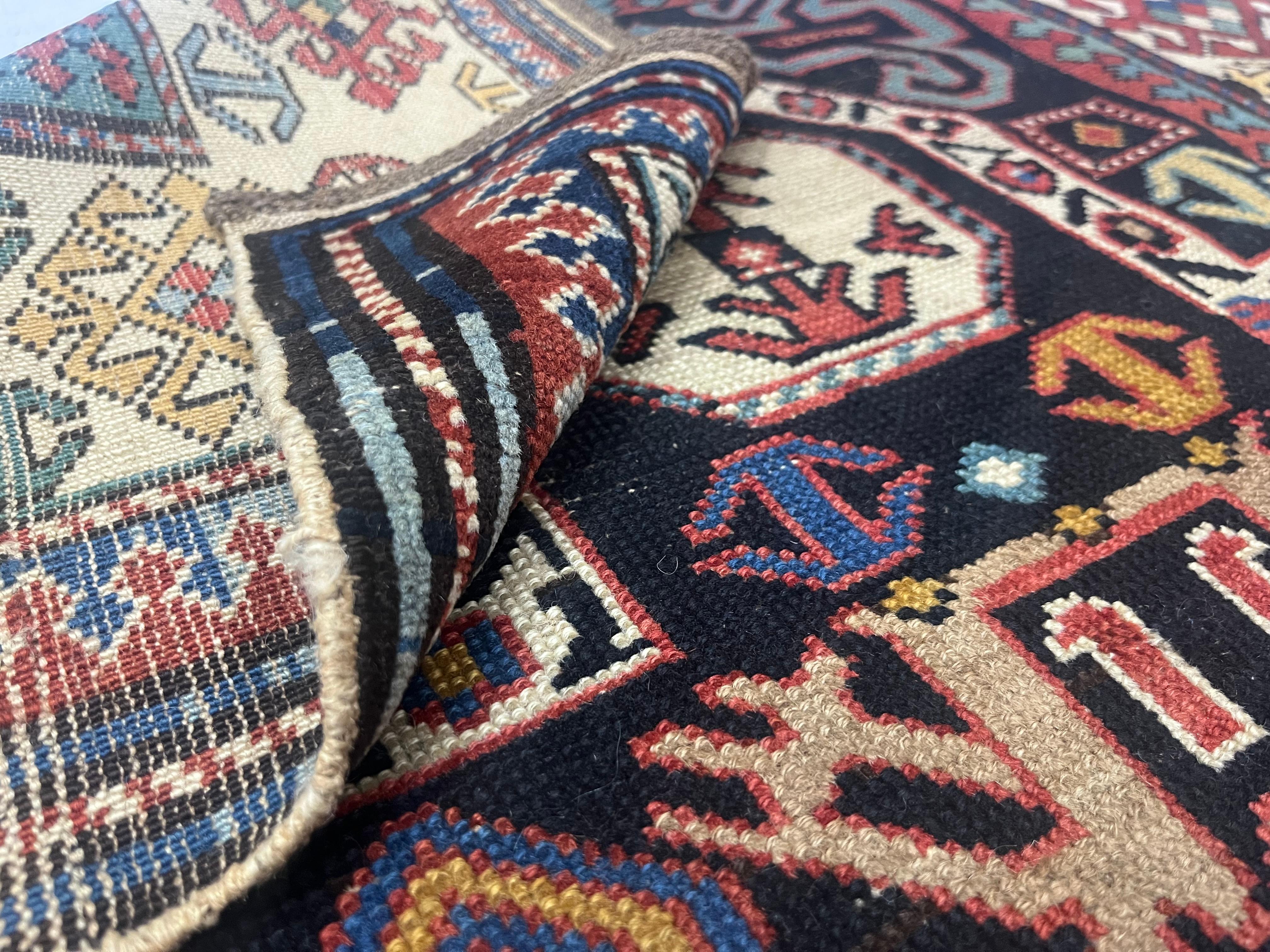 Feiner antiker Shirvan-Wollteppich 3'3
