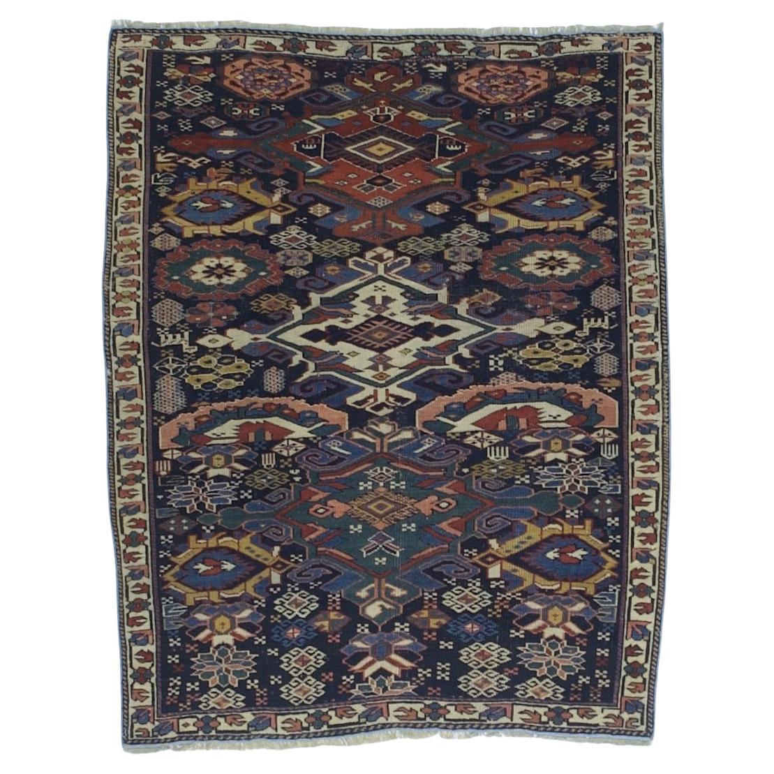 Tapis Shirvan ancien de 3'6" x 4'3"