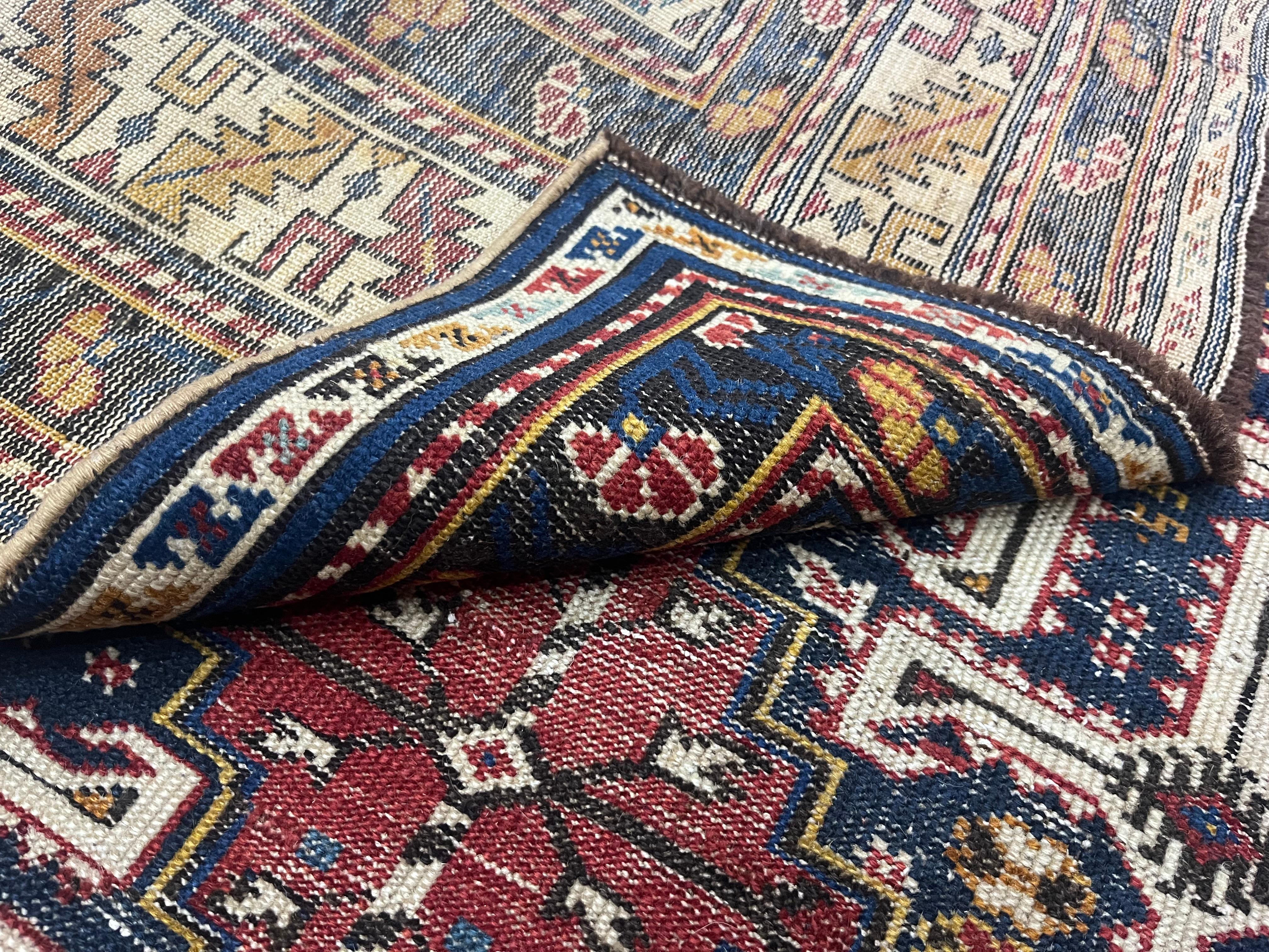 XIXe siècle Tapis ancien en laine de Shirvan 3'8