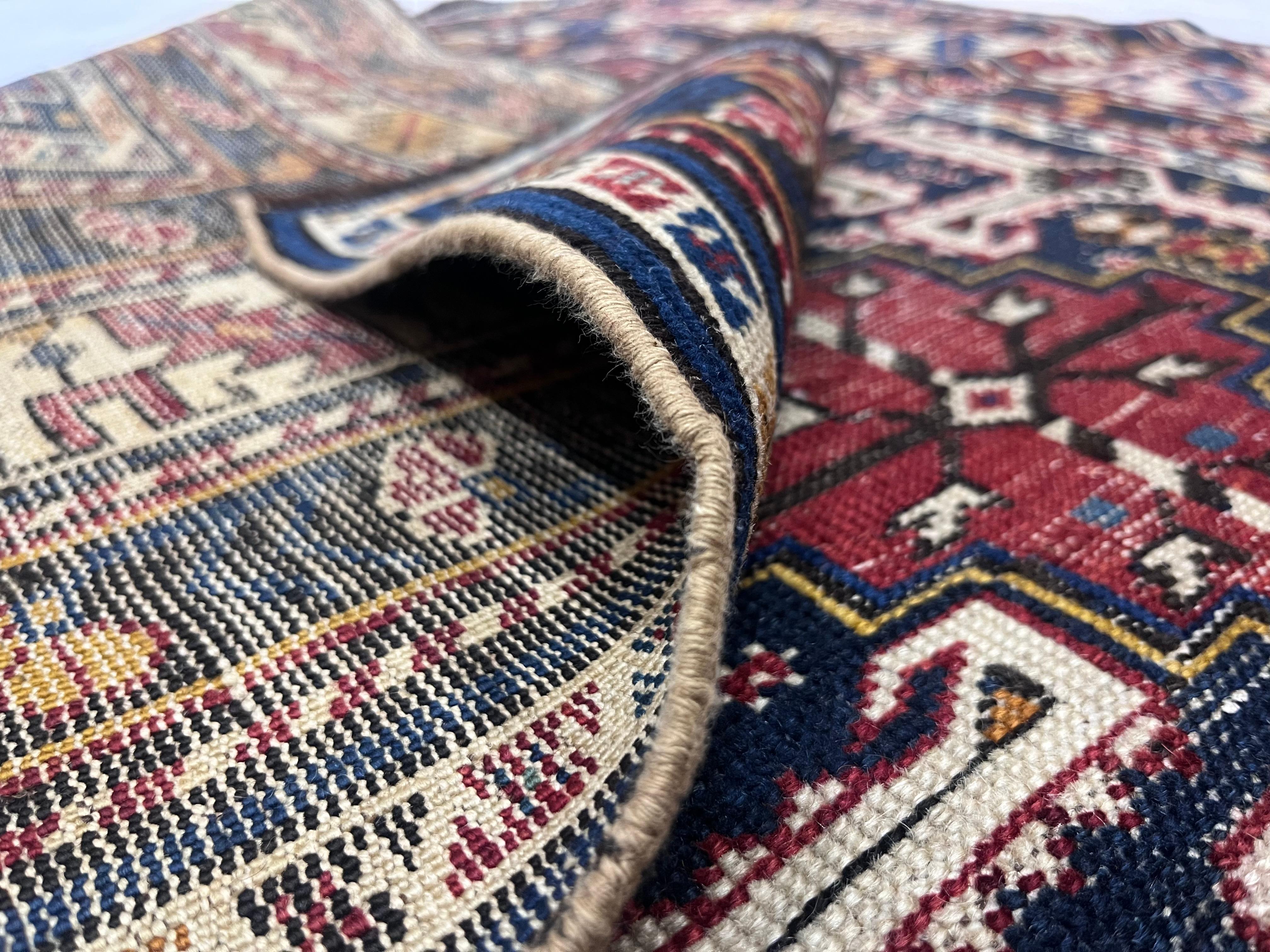 Tapis ancien en laine de Shirvan 3'8