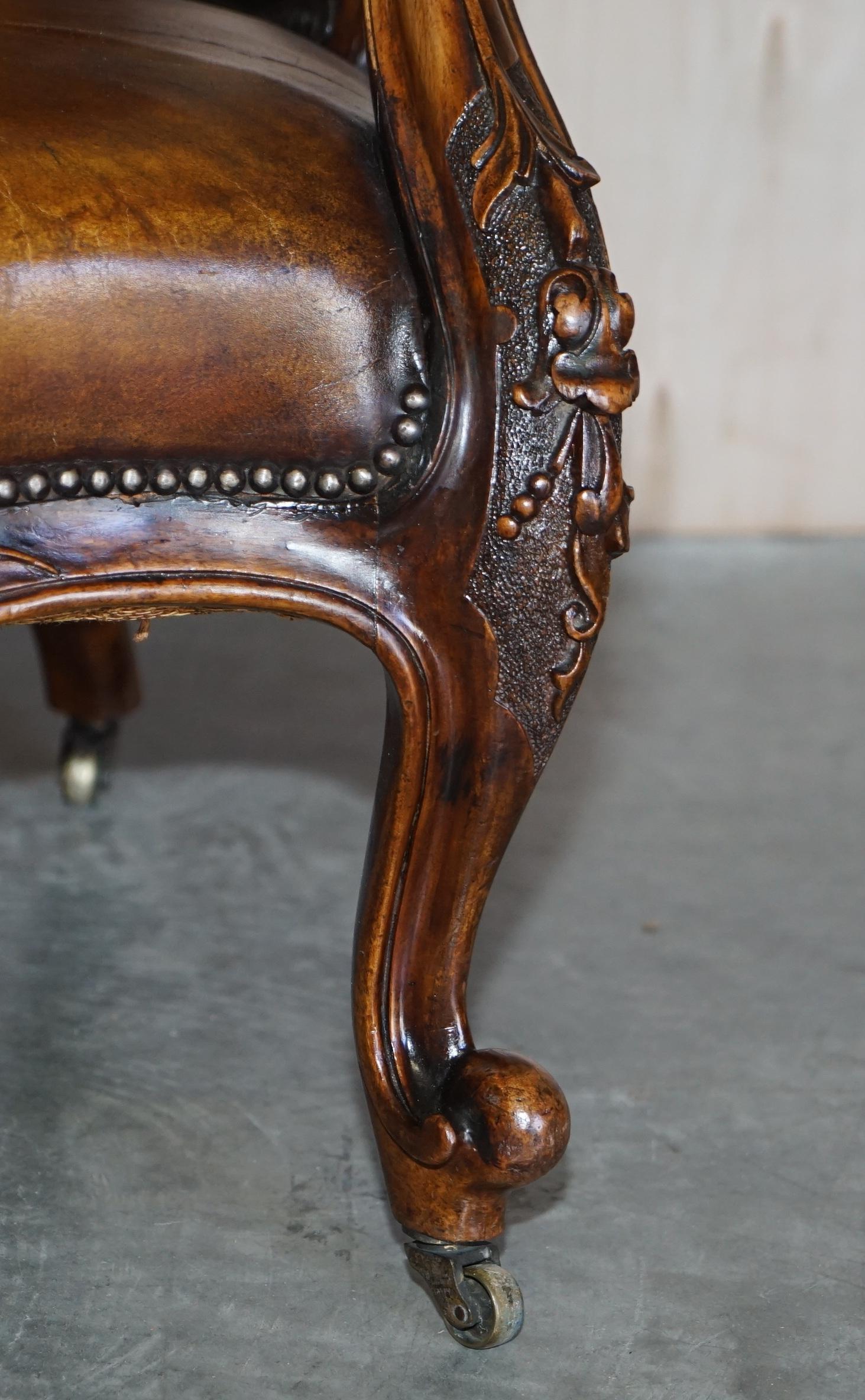 Fine Antique Show Framed Victorian Chesterfield Brown Leather Library Armchair For Sale 10