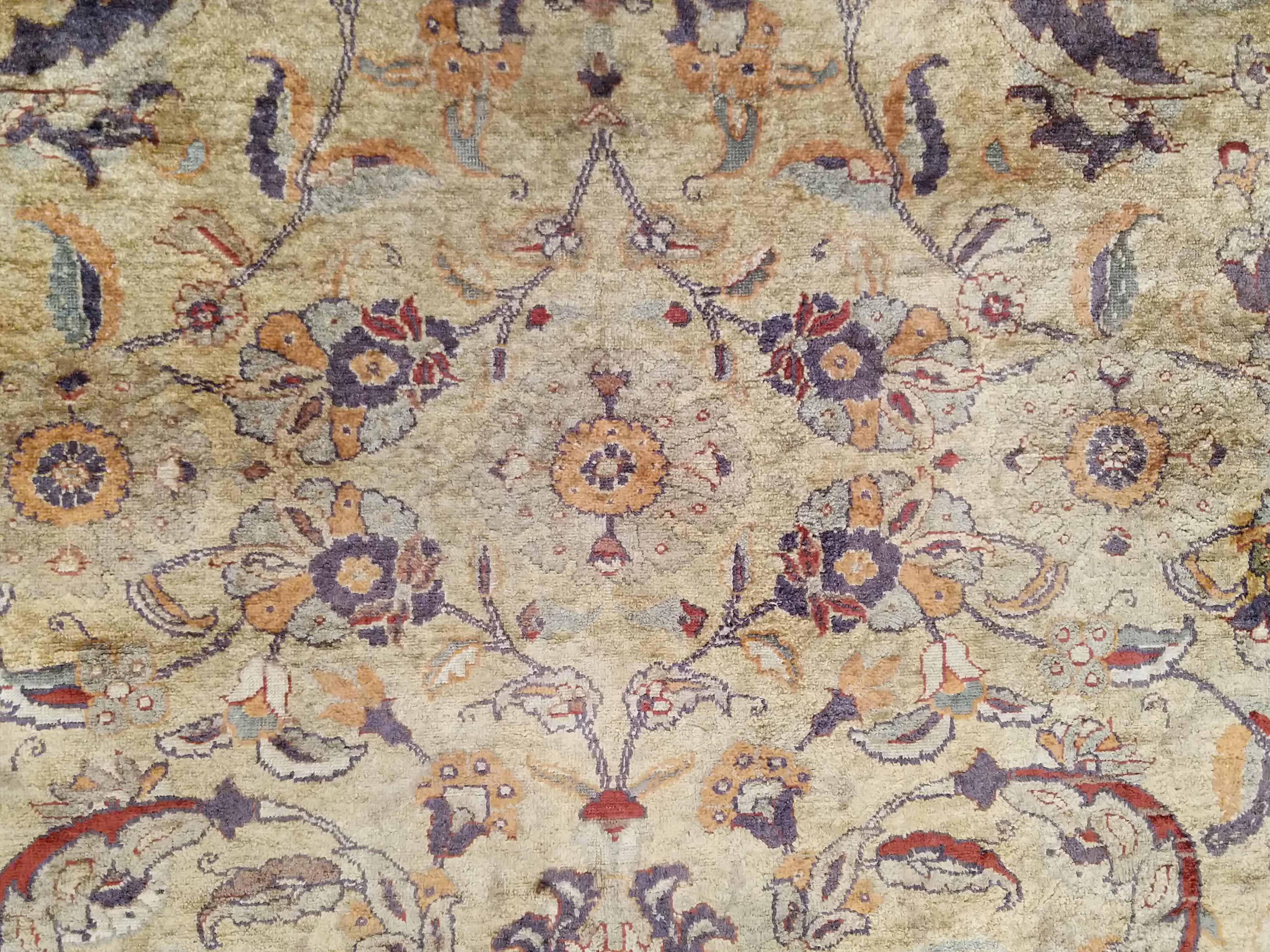 Fine Antique Silk Kayseri Rug In Excellent Condition For Sale In Milan, IT