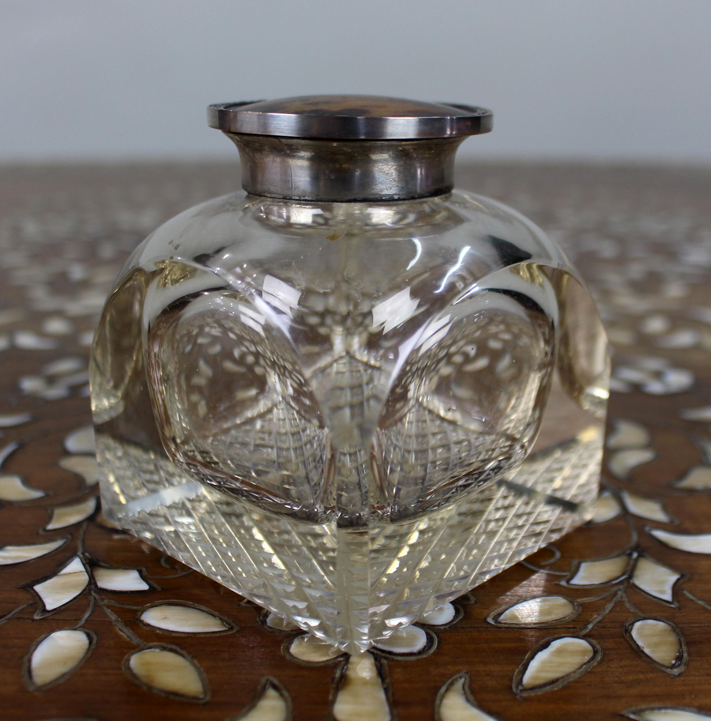 Feines antikes Tintenfass aus Silber und geschliffenem Glas, um 1916 (Sterlingsilber) im Angebot