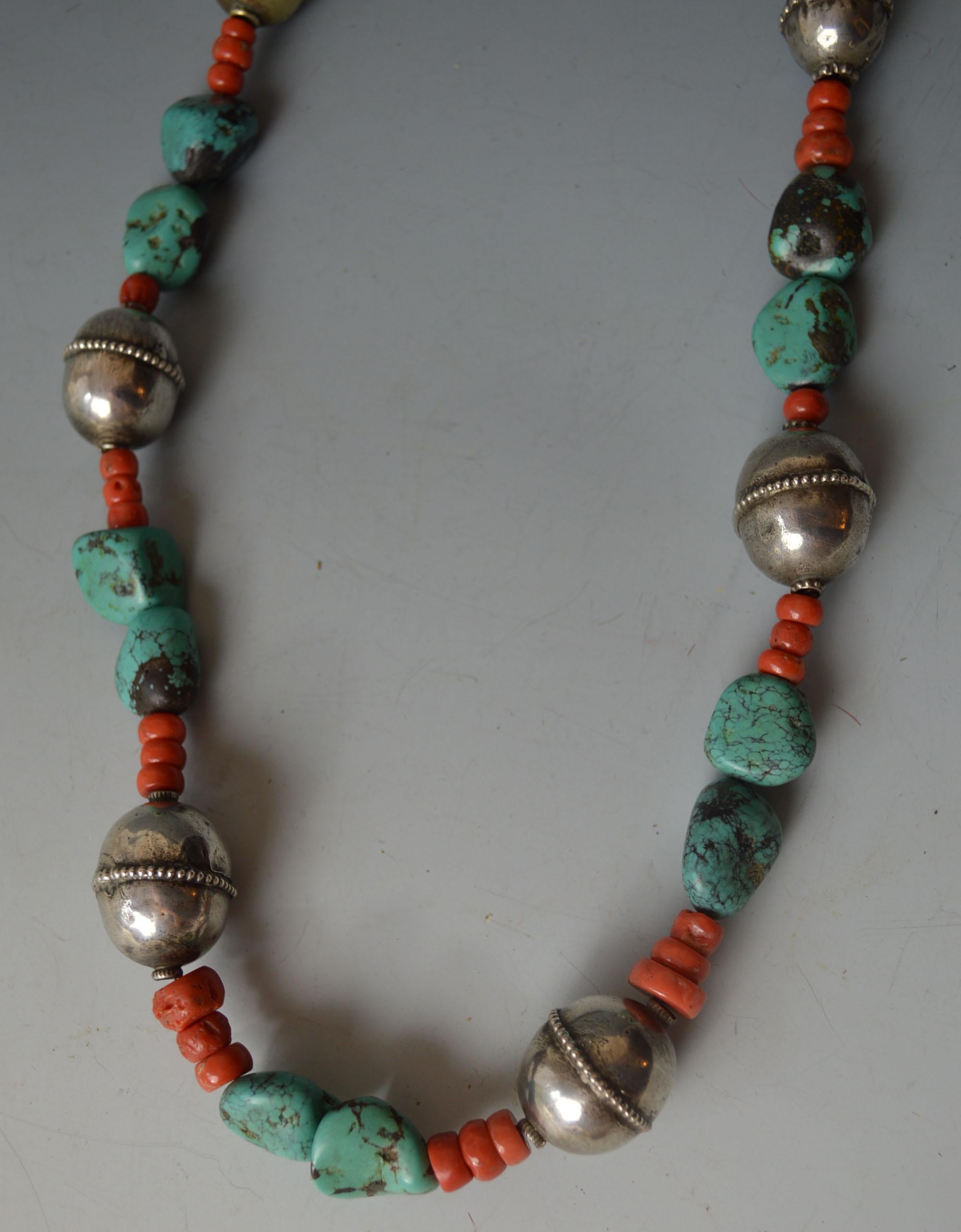 Fine Antique Silver Bead Coral and Turquoise Necklace Himalaya Tibet In Good Condition For Sale In London, GB