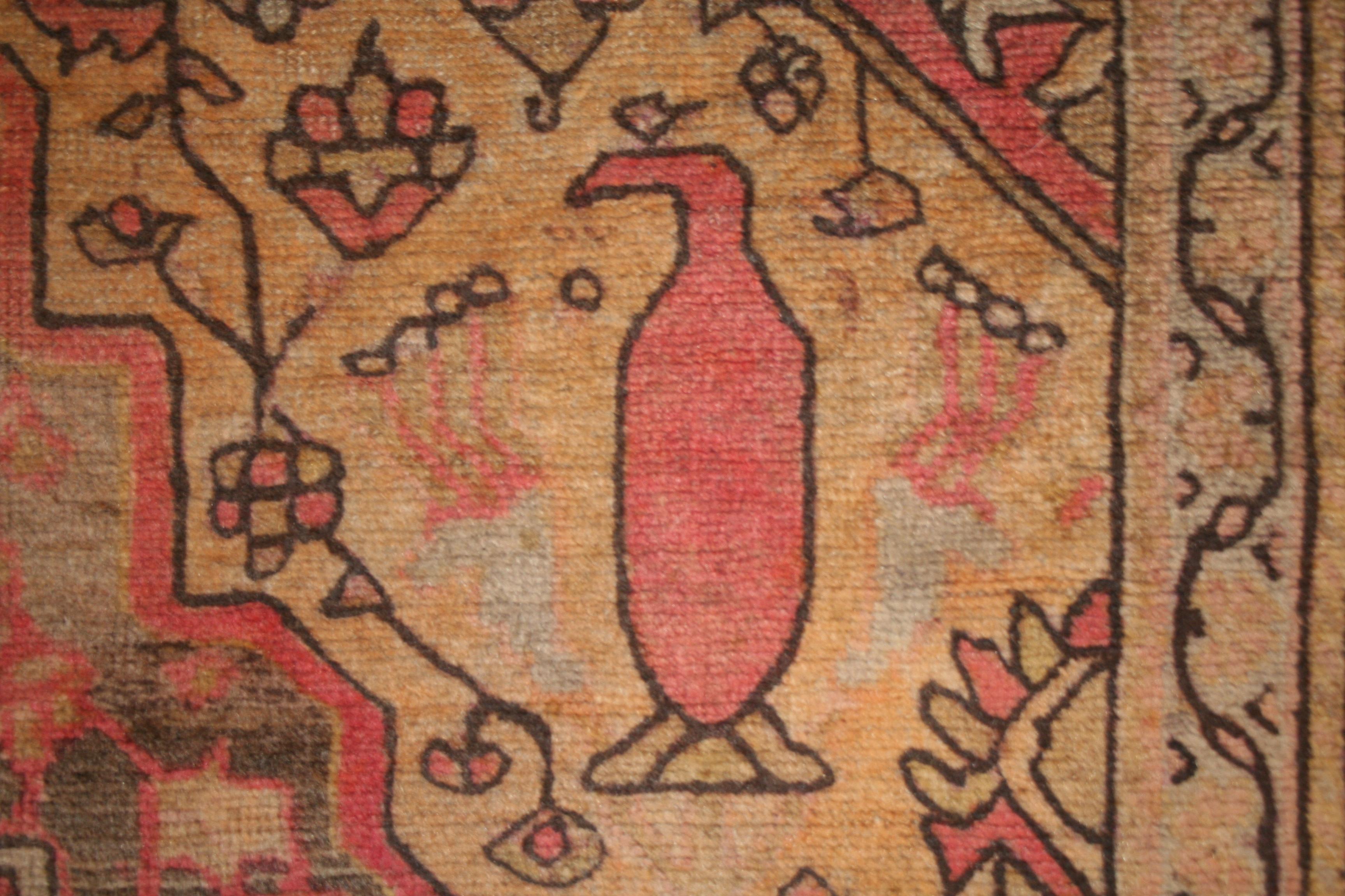 Fine Antique Soft Yellow and Salmon Pink Scatter Rug In Good Condition For Sale In Milan, IT