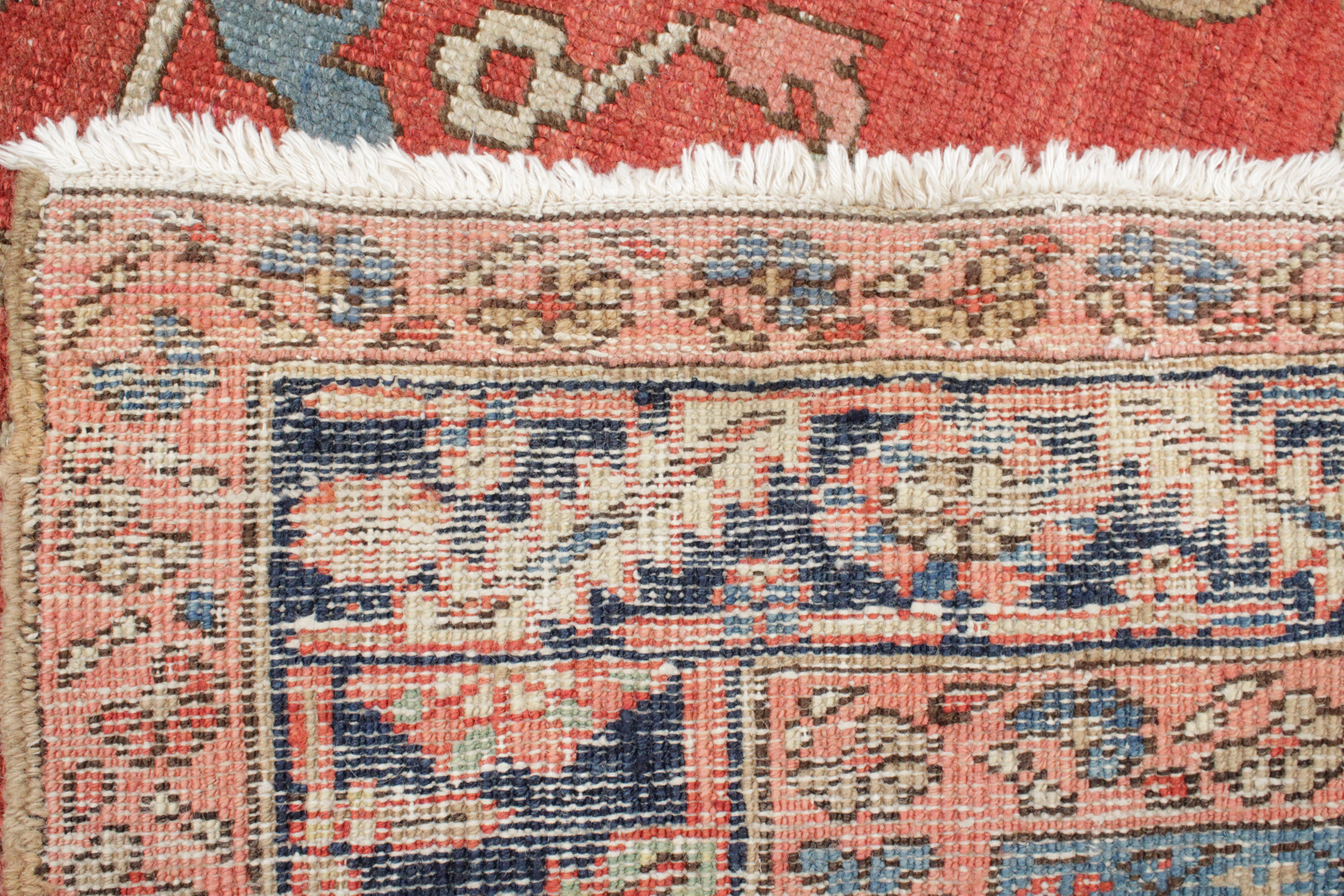 Fine Antique Square Size Large Scale All-Over Pattern Heriz Serapi Rug For Sale 3