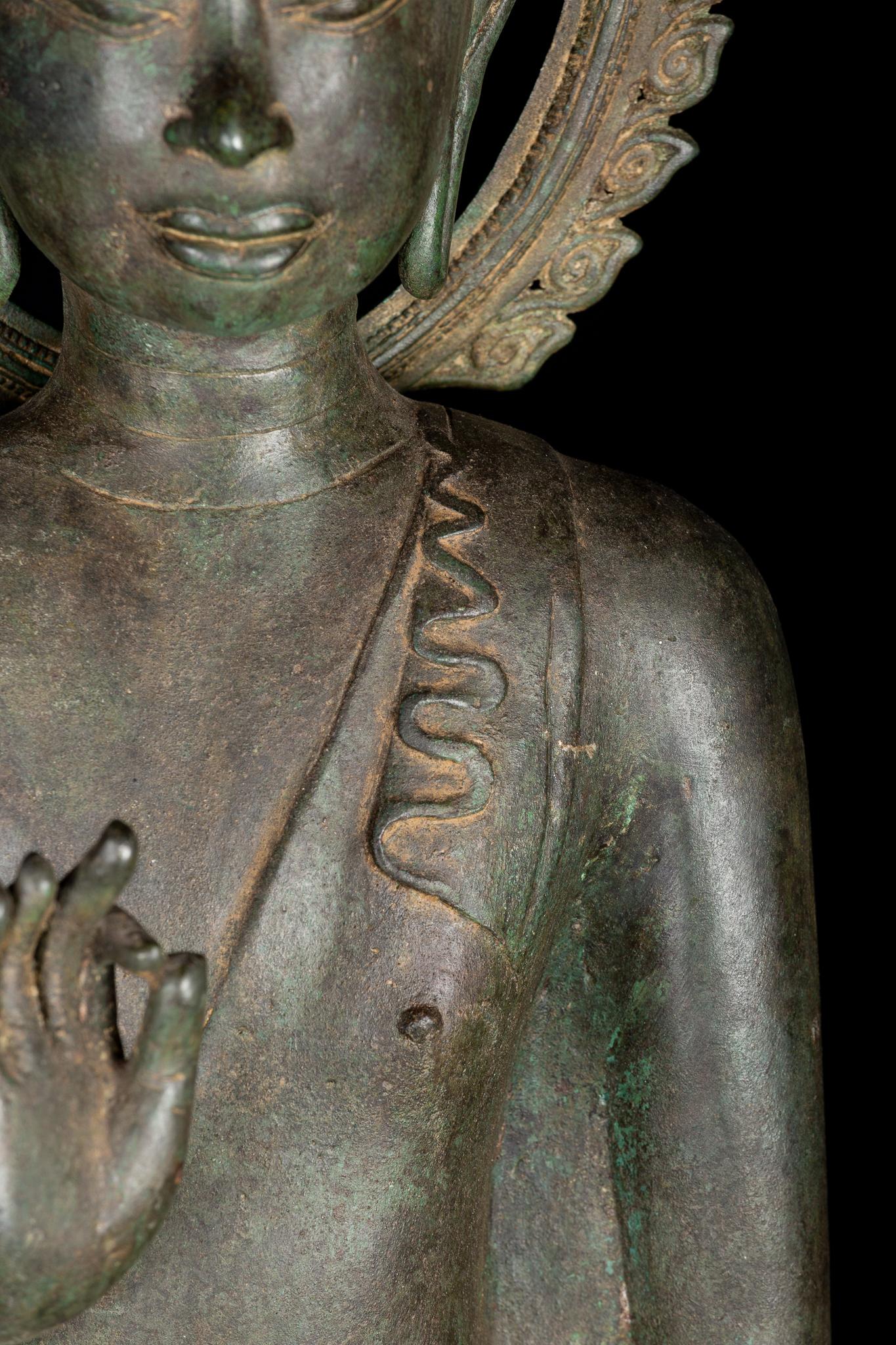 Fine Antique Teaching Buddha with Divine Halo Hand Cast Bronze, 19th Century 10