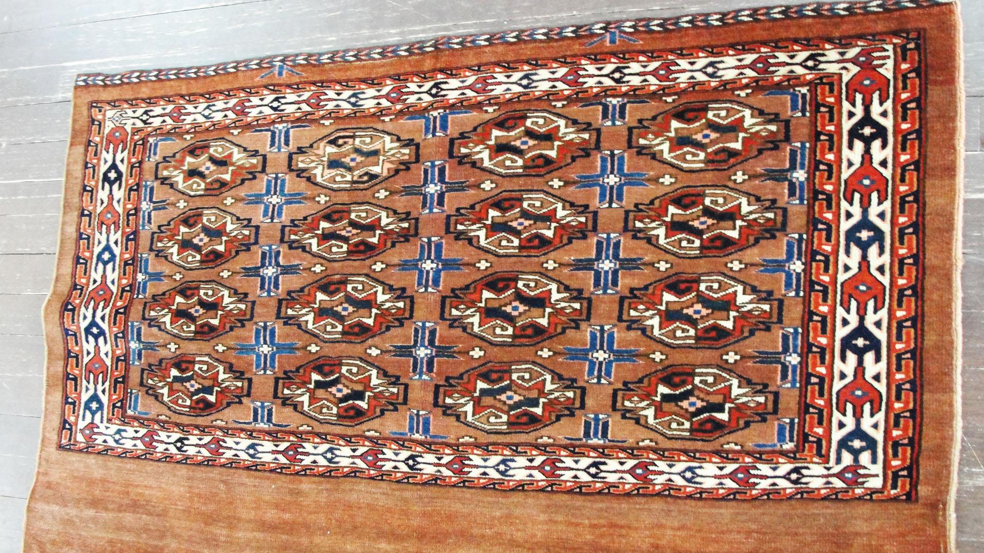 Fine Antique Tekke Turkomen Rug, circa 1900 In Good Condition For Sale In Evanston, IL