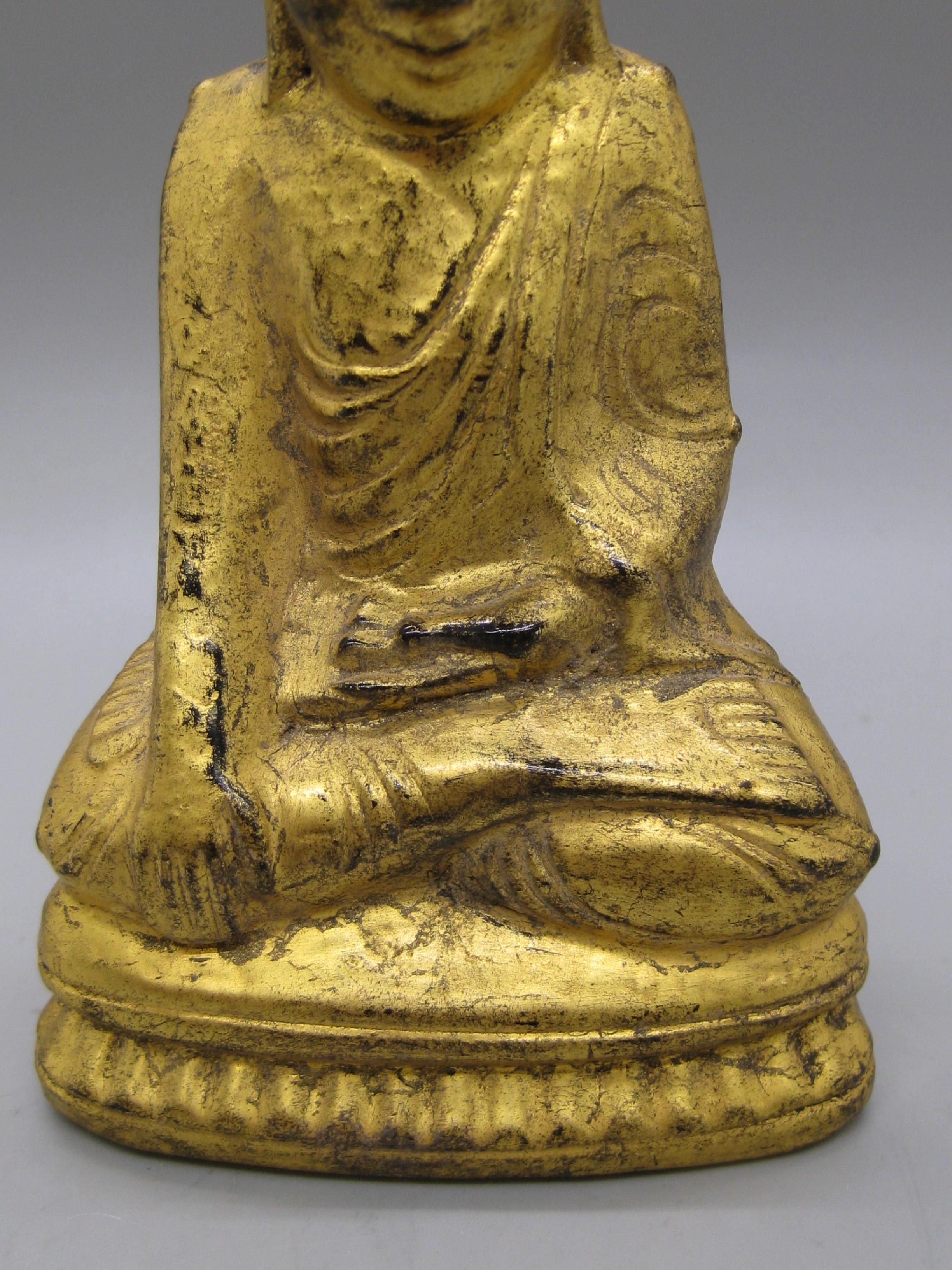Fait main Statue ancienne thaïlandaise Southeast Asia Temple Buddha Wood Wood sculpté et doré en vente