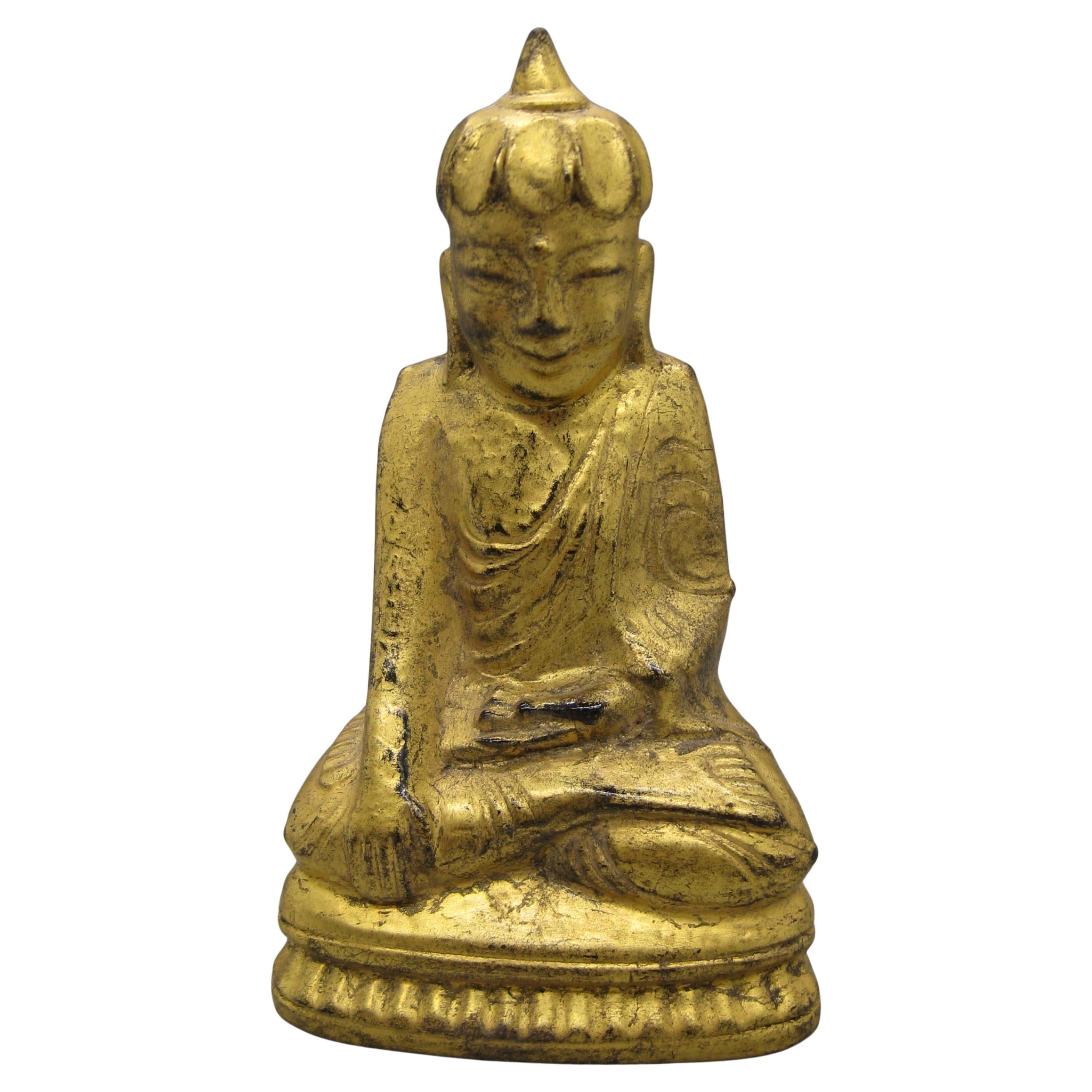 Statue ancienne thaïlandaise Southeast Asia Temple Buddha Wood Wood sculpté et doré