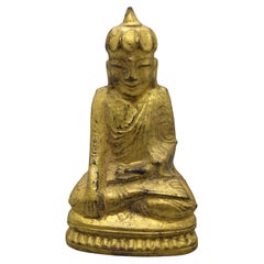 Statue ancienne thaïlandaise Southeast Asia Temple Buddha Wood Wood sculpté et doré