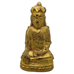 Statue ancienne thaïlandaise Southeast Asia Temple Buddha Wood Wood sculpté et doré
