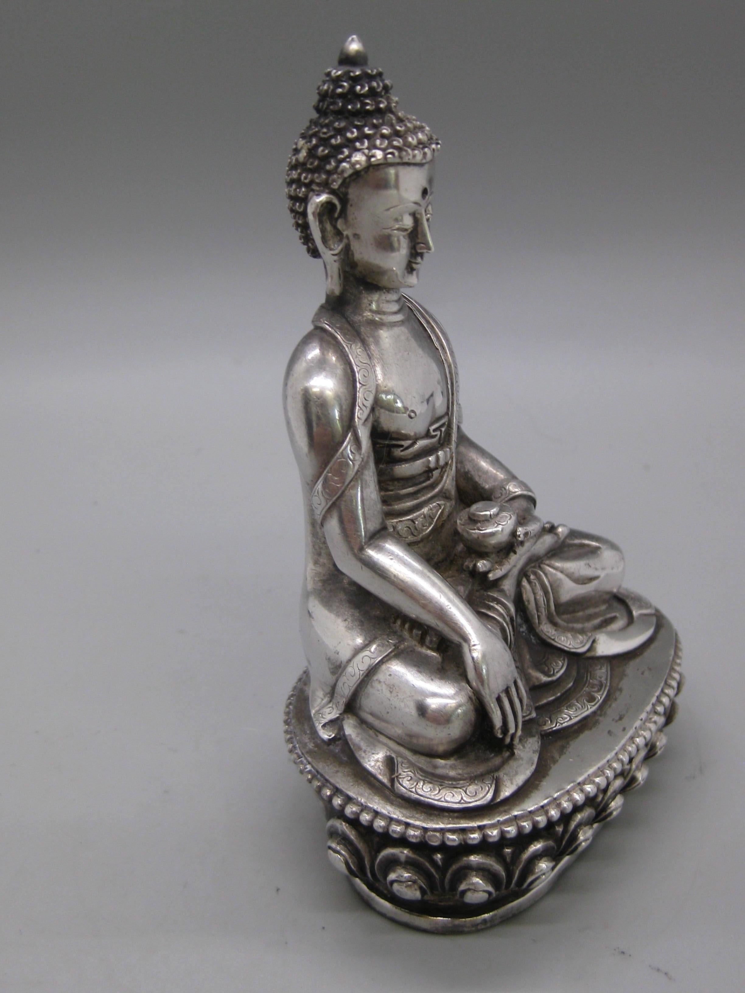 Fine Antique Tibetan Nepal .925 Sterling Silver Shakyamuni Buddha Statue 297g For Sale 8
