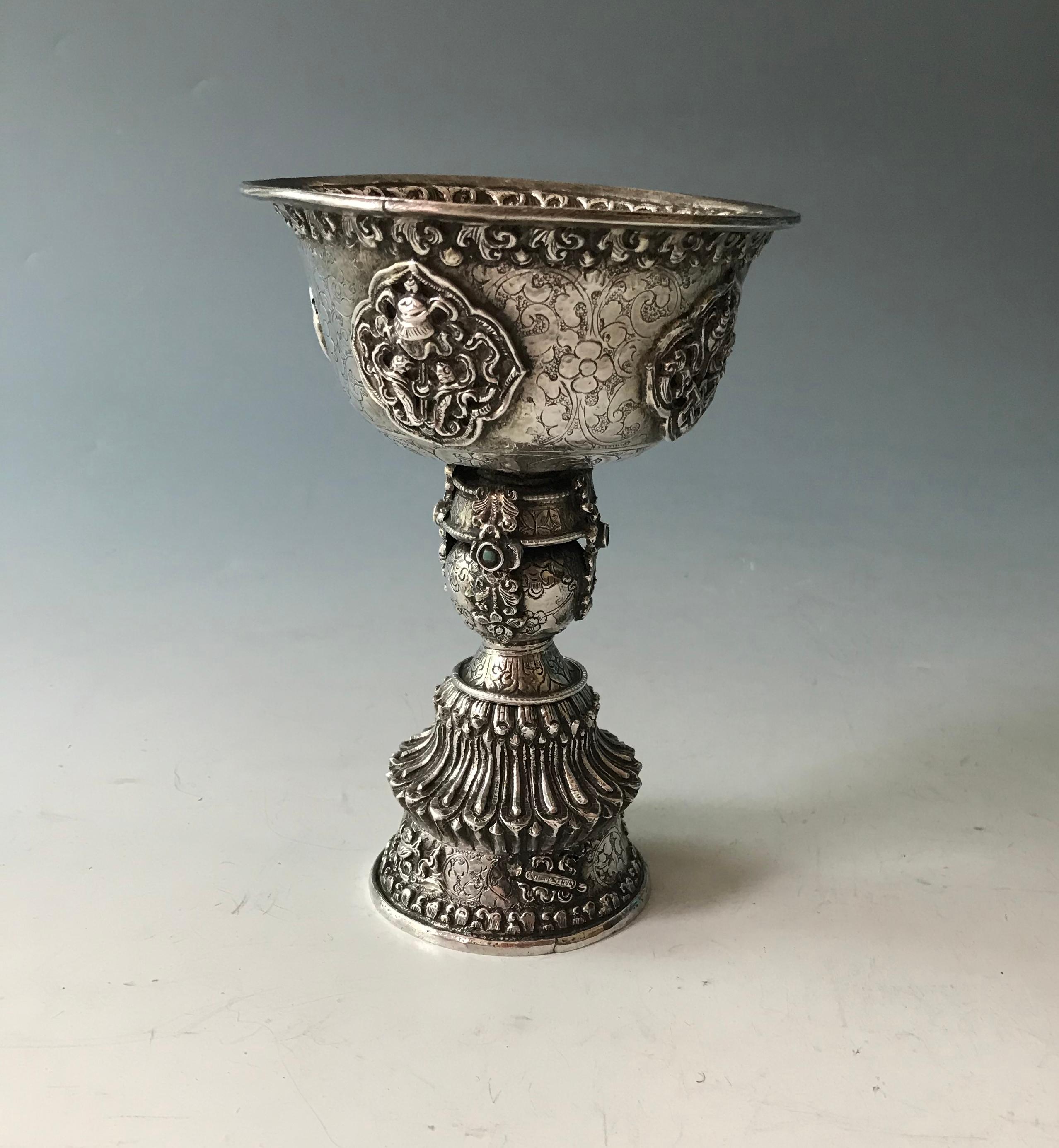 Fine Antique Tibetan Ritual Silver Butter Oil Lamp In Good Condition In London, GB
