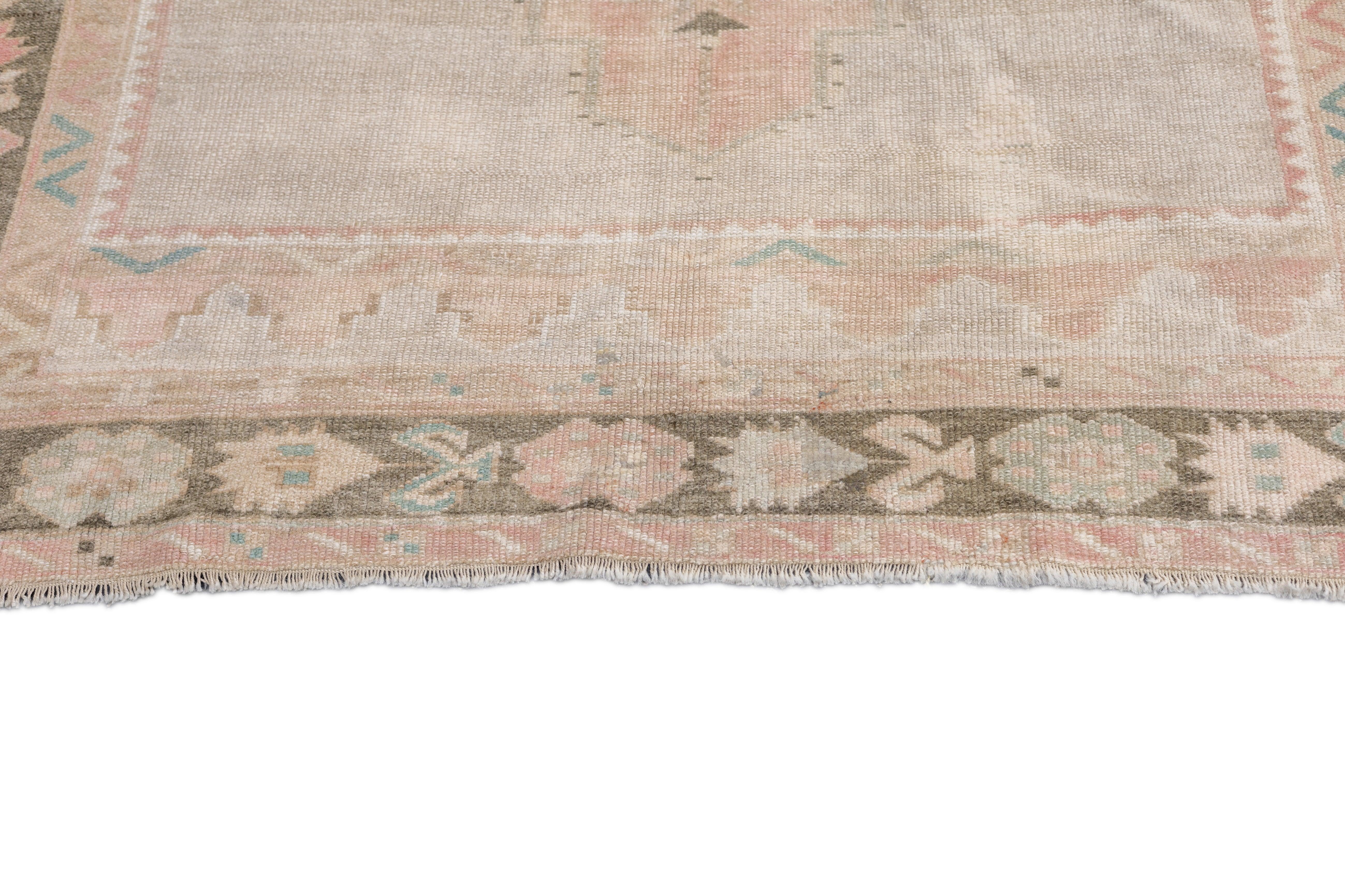Antiker türkischer Oushak-Wollteppich 4'8'' x 7'9'' (Handgeknüpft) im Angebot