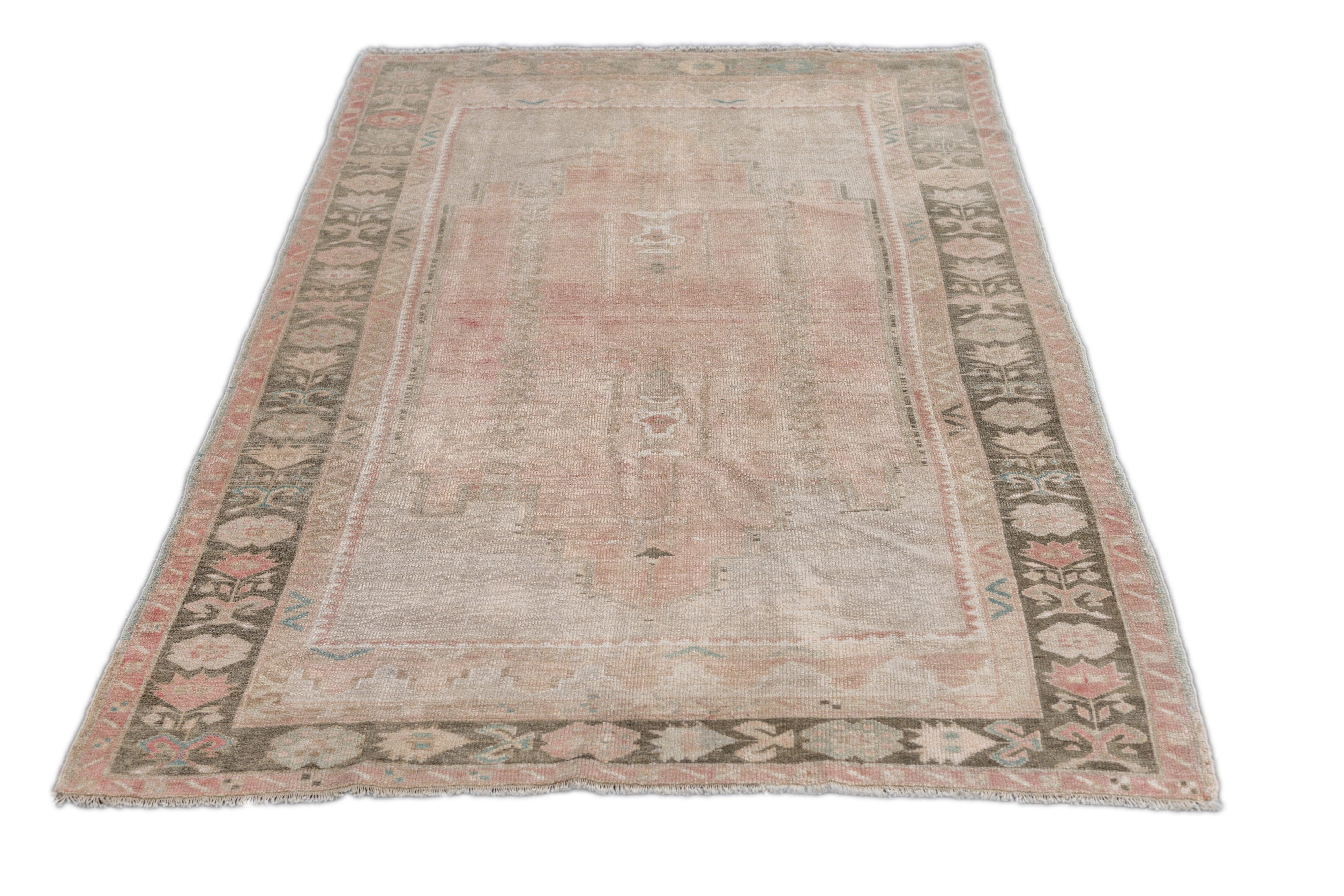 Antiker türkischer Oushak-Wollteppich 4'8'' x 7'9'' im Angebot 2