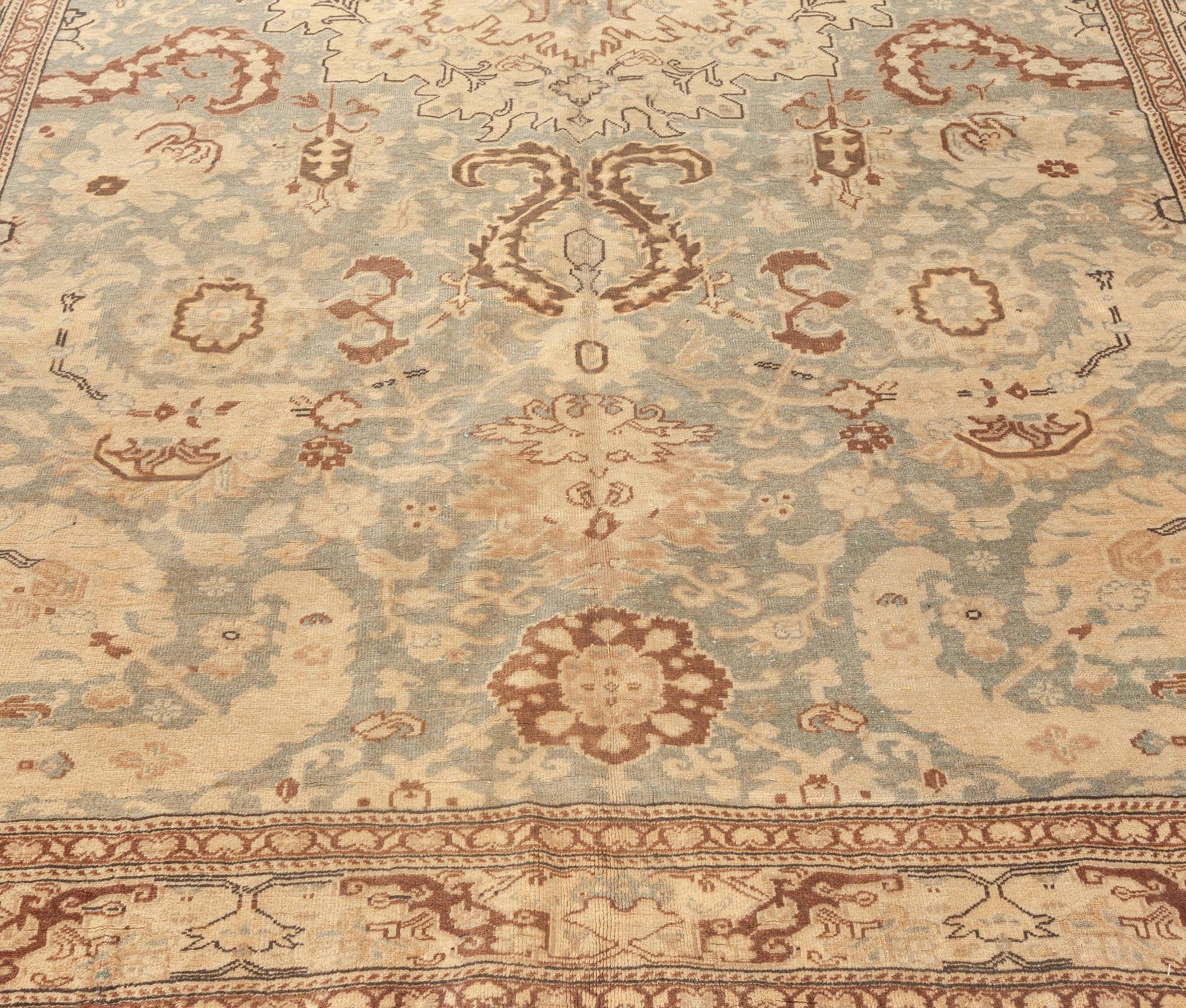 Fine Antique Turkish Sivas green and beige handwoven wool rug
Size: 6'4