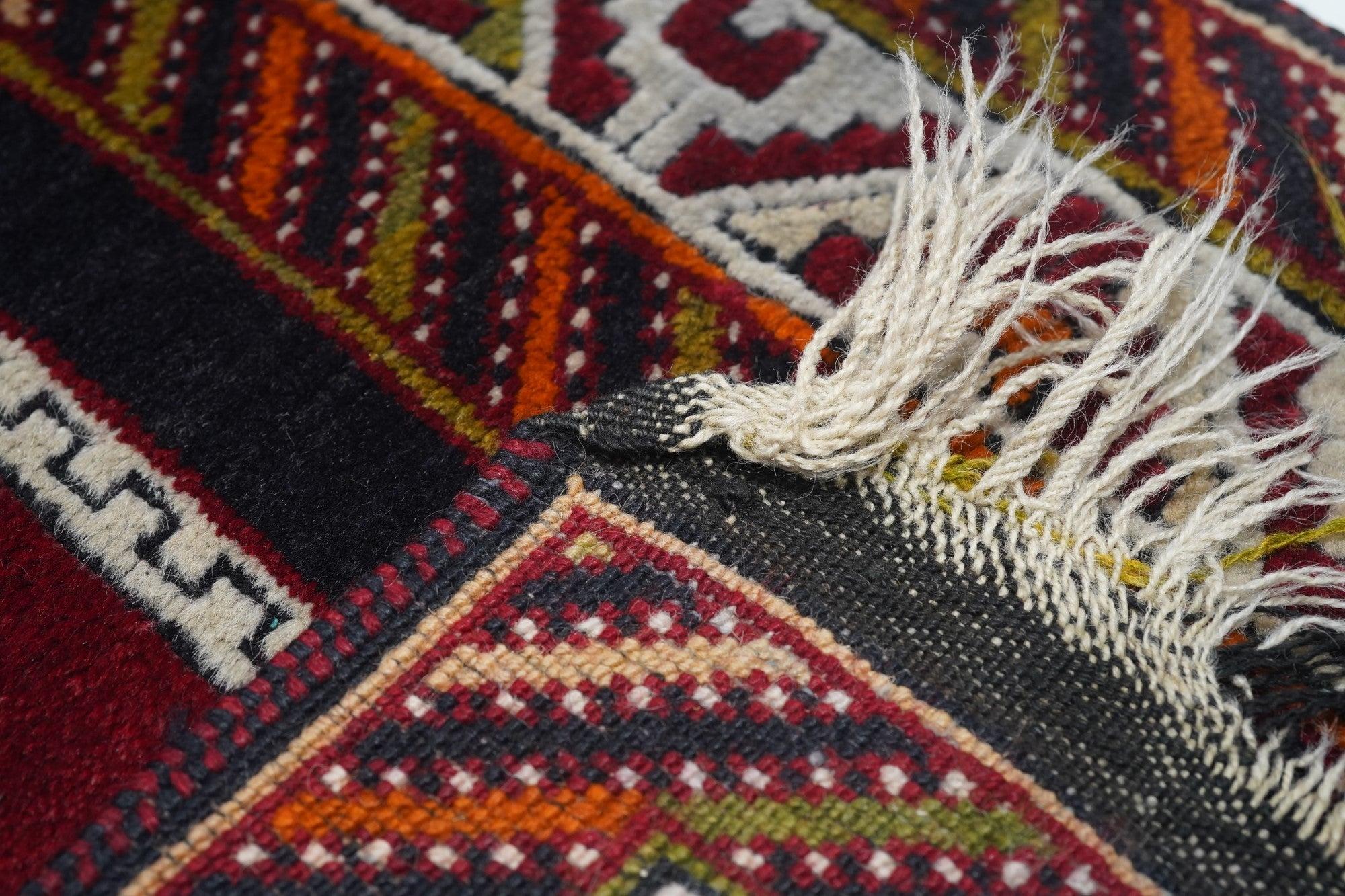 Antiguo Tribal Turco  Alfombra de lana 3'3'' x 6'3'' en venta 3