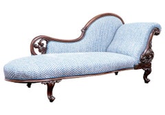 Reclamier ancien en acajou tapissé