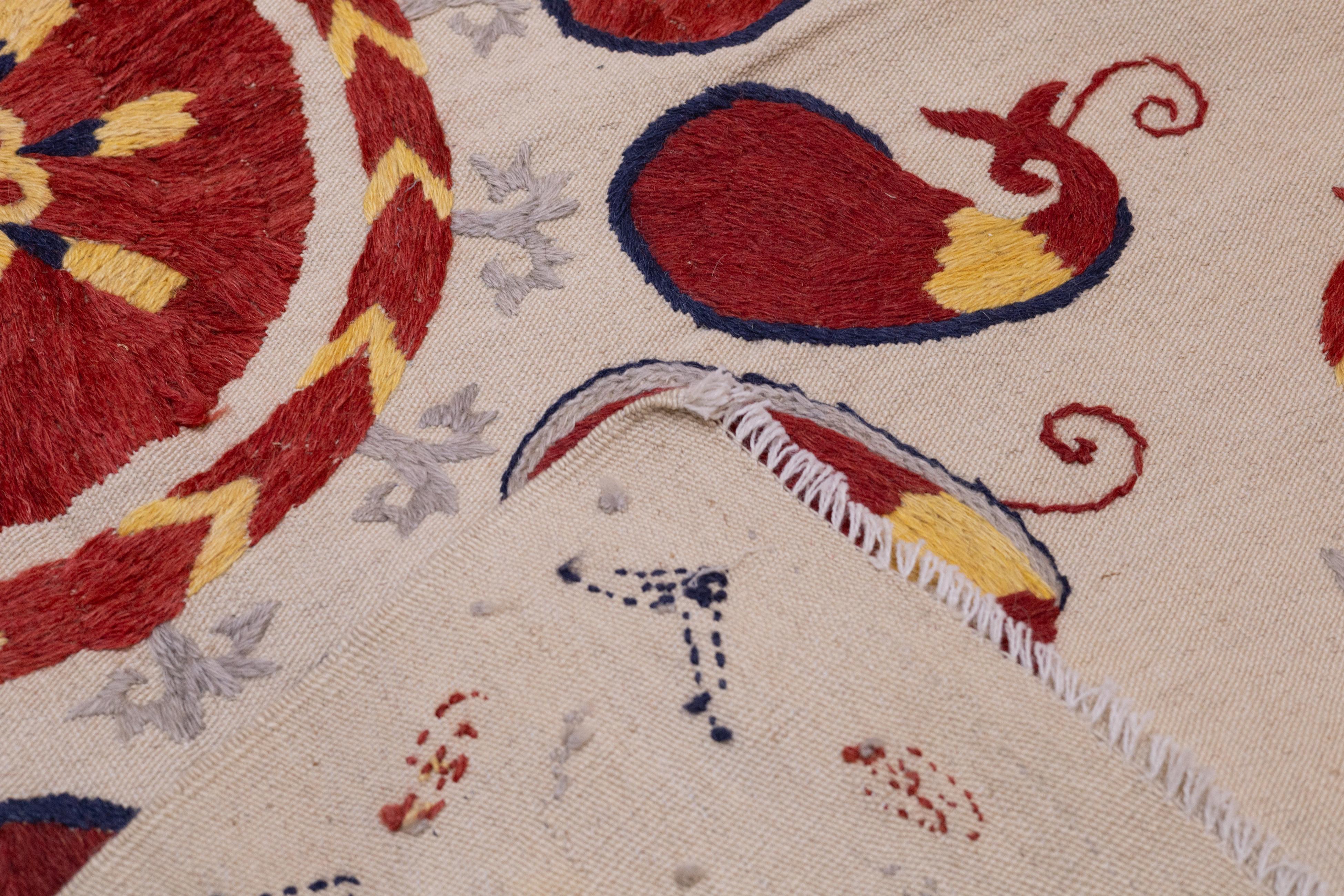 Fine tapis Suzani ouzbek ancien 6'3'' x 9'9'' en vente 5