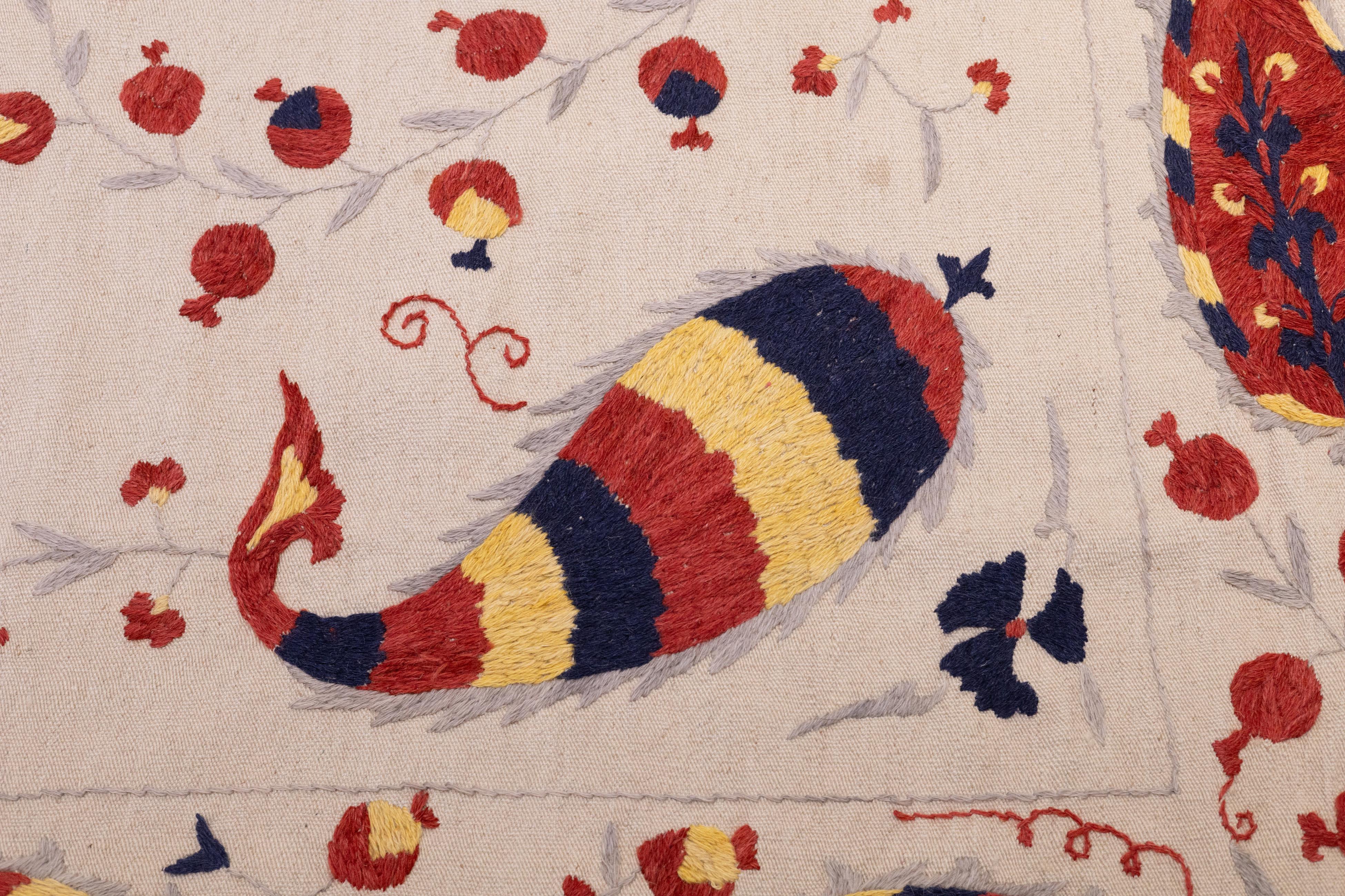 Fine tapis Suzani ouzbek ancien 6'3'' x 9'9'' Excellent état - En vente à New York, NY