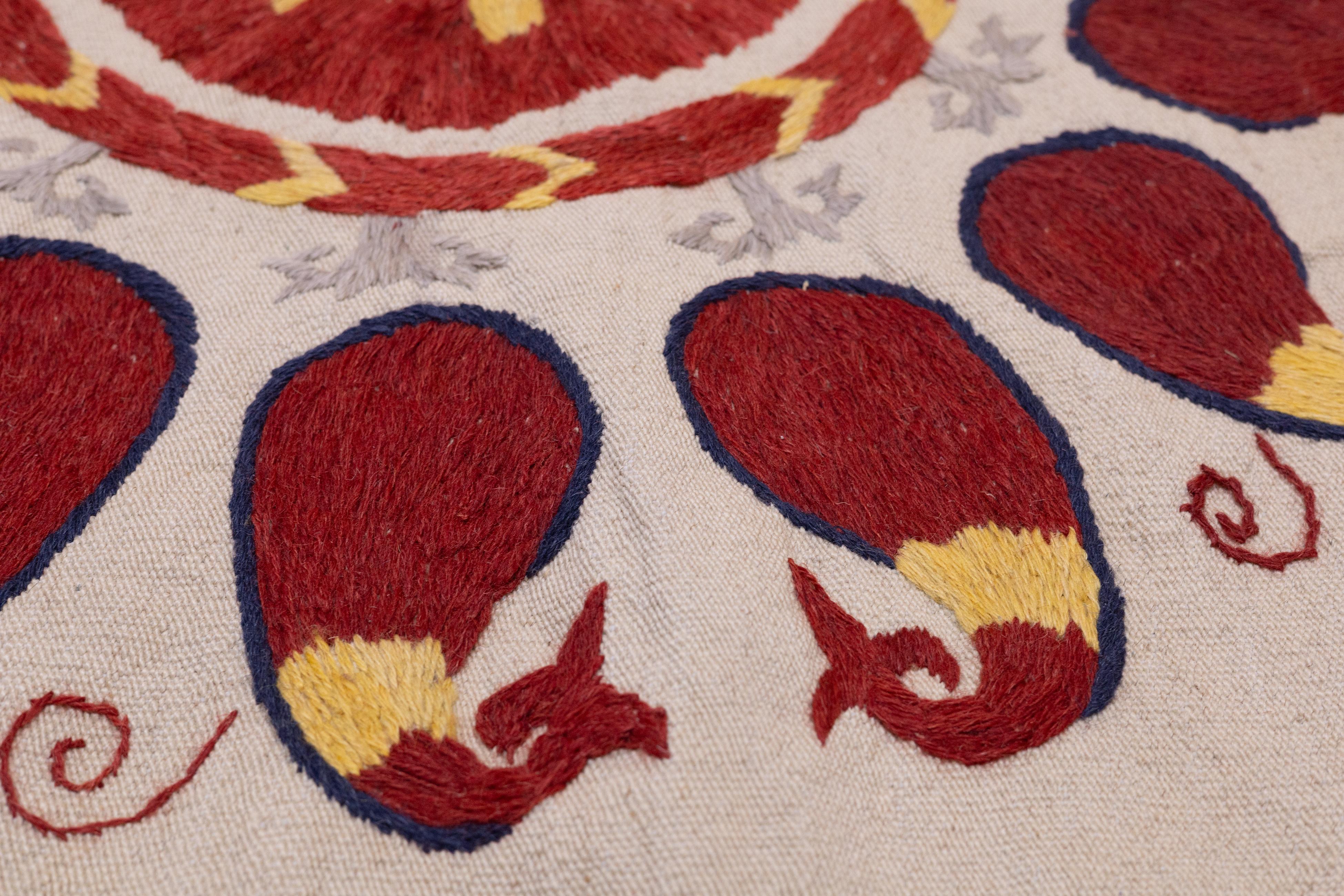 Fine tapis Suzani ouzbek ancien 6'3'' x 9'9'' en vente 3