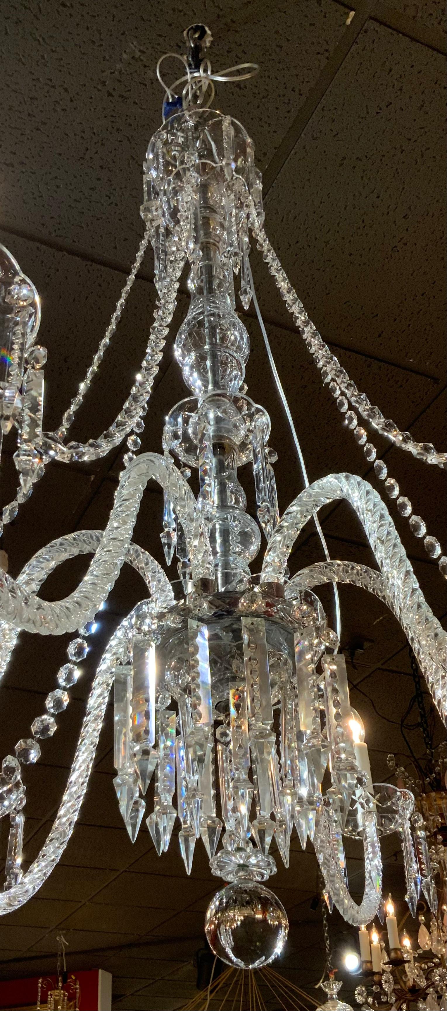 Fine antique  Venetian crystal chandelier with six lights In Excellent Condition For Sale In Houston, TX
