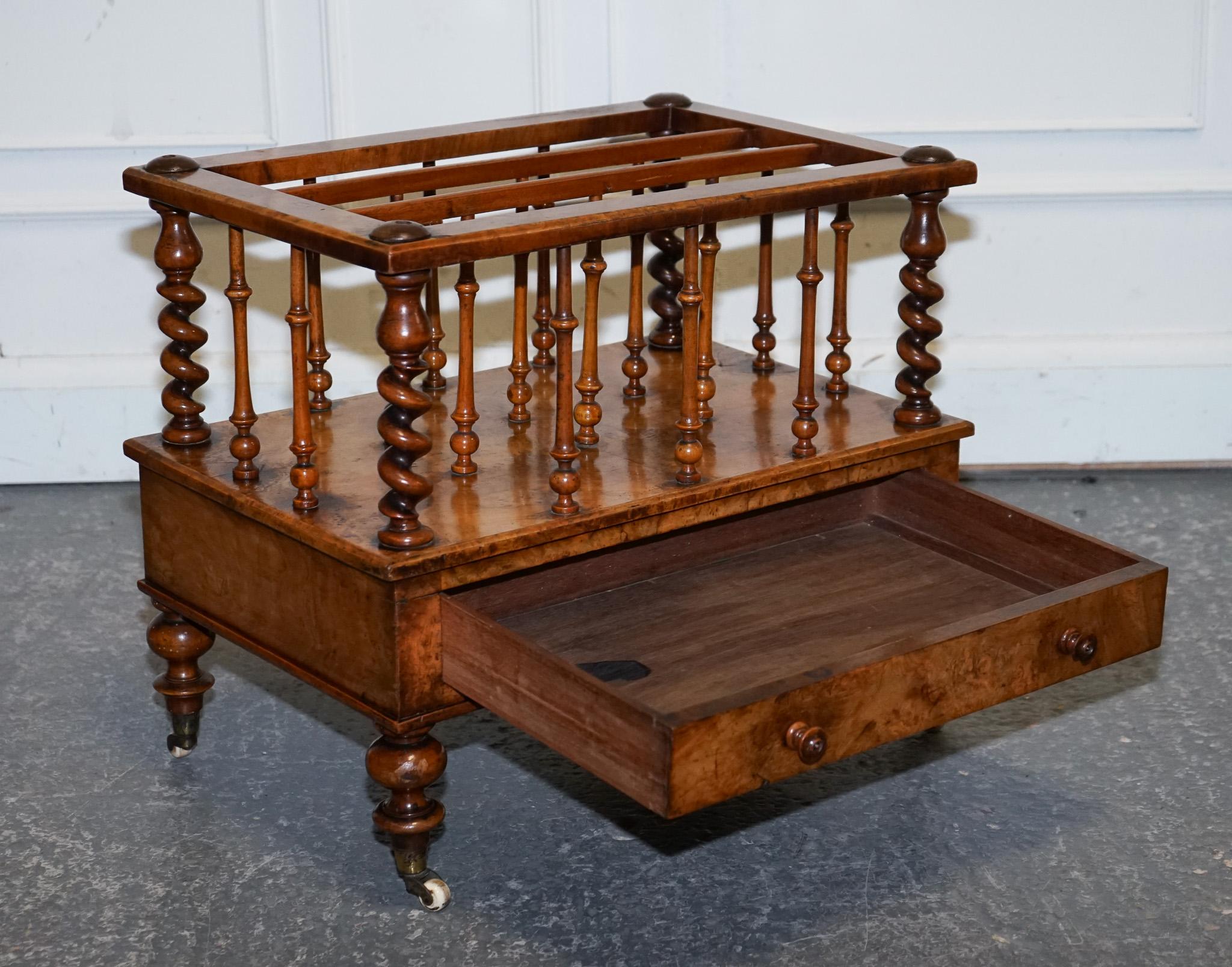 FINA COLUMNA ANTIGUA VICTORIANA 1860 BURR WALNUT CANTERBURY MAGAZINE RACK BOBBiN Victoriano en venta