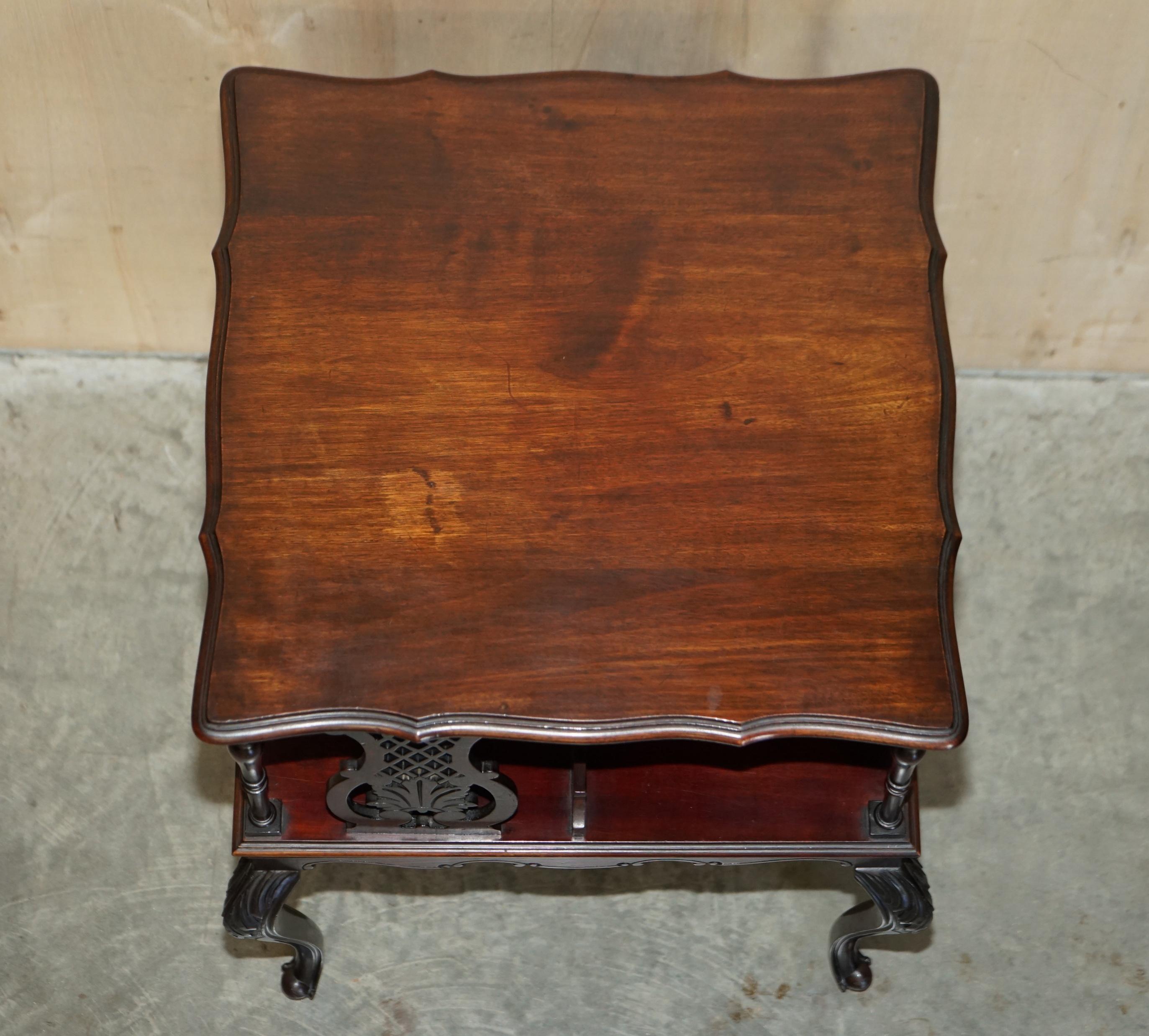 Table de bibliothèque ancienne et raffinée en bois de feuillus tournant du mouvement esthétique victorien en vente 5
