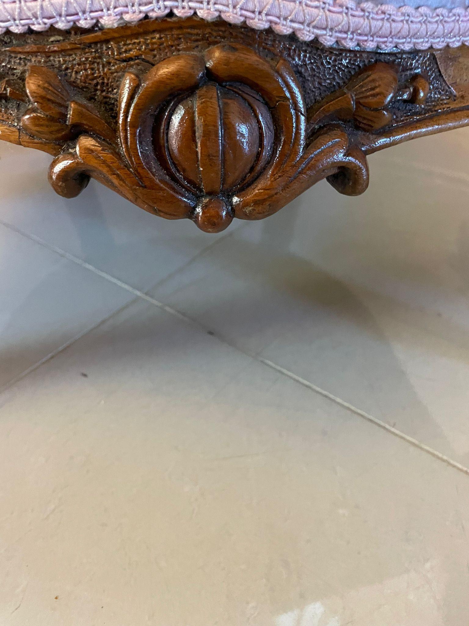 Fine Antique Victorian Carved Walnut Armchair For Sale 1