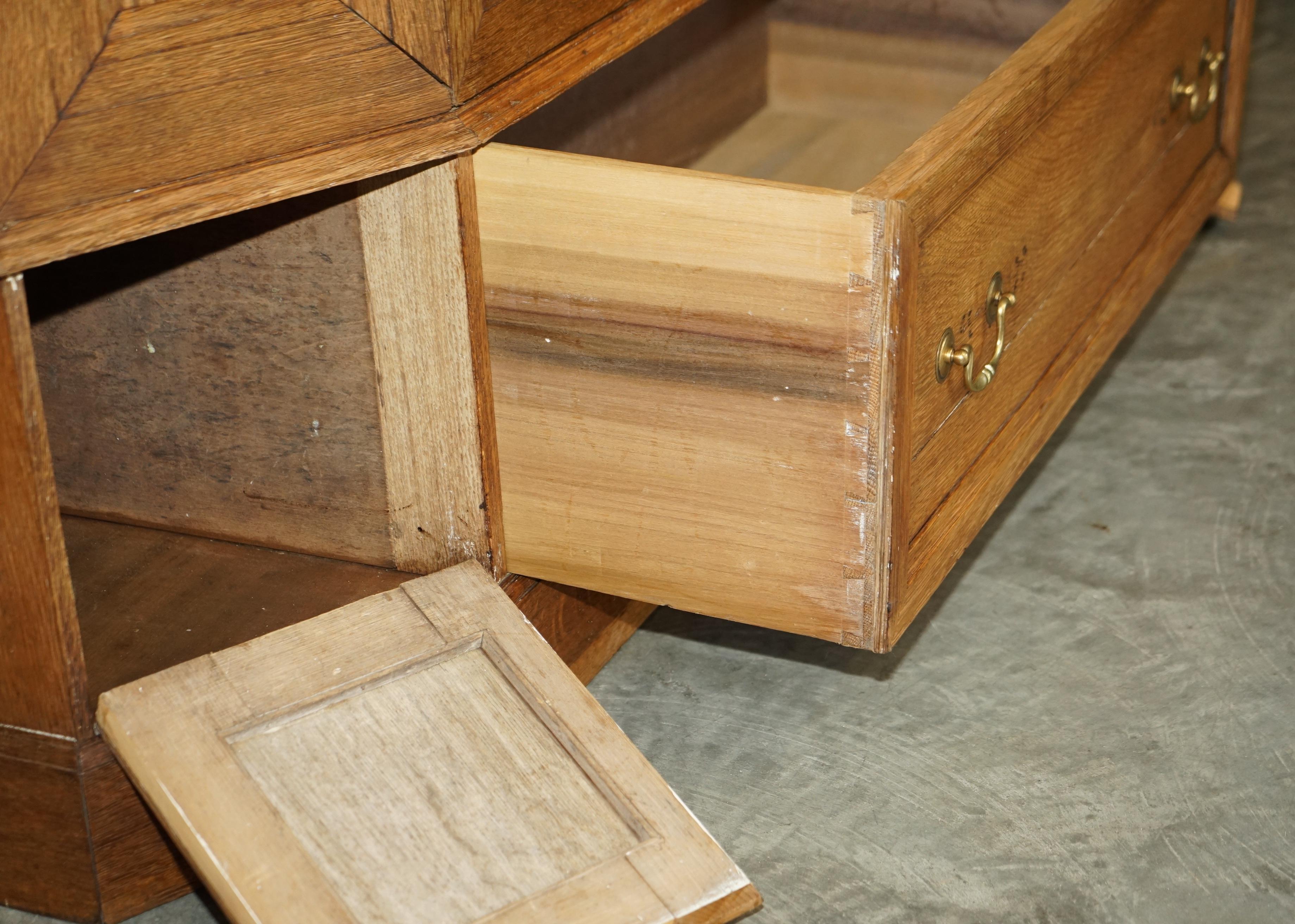 Fine Antique Victorian circa 1880 Pine Housekeepers Cupboard Drawers Linen Pots For Sale 13