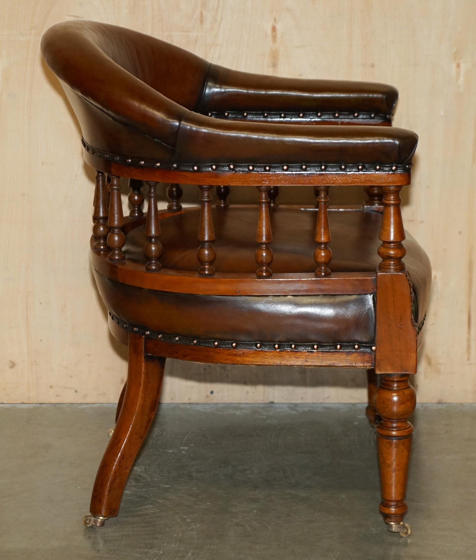 SEDIA DI CAPITANO DI CHEsterfield IN PELLE MARRONE FINE ANTICA VITTORIANA COMPLETAMENTE RISTRUTTURATA in vendita 5