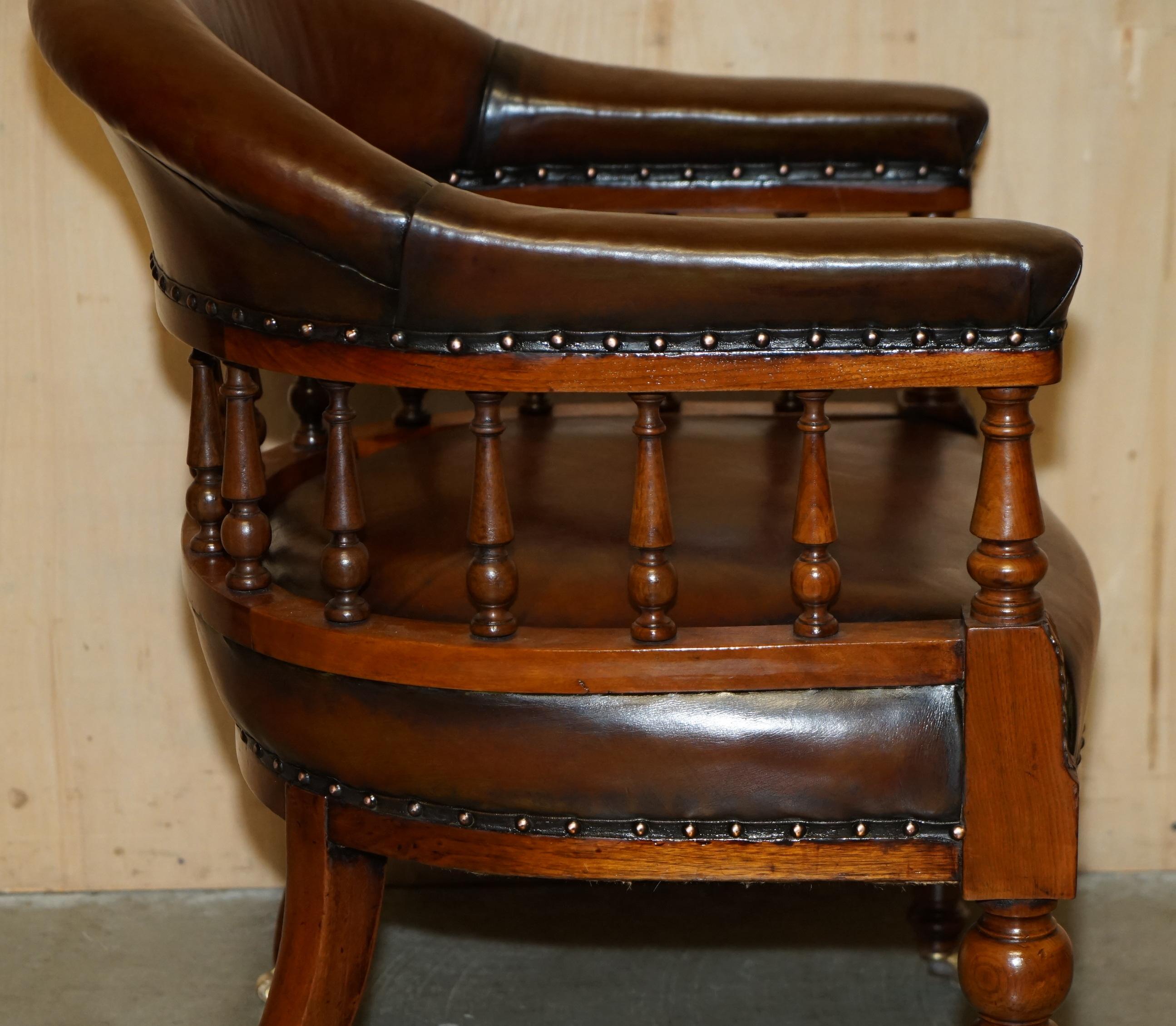 SEDIA DI CAPITANO DI CHEsterfield IN PELLE MARRONE FINE ANTICA VITTORIANA COMPLETAMENTE RISTRUTTURATA in vendita 6