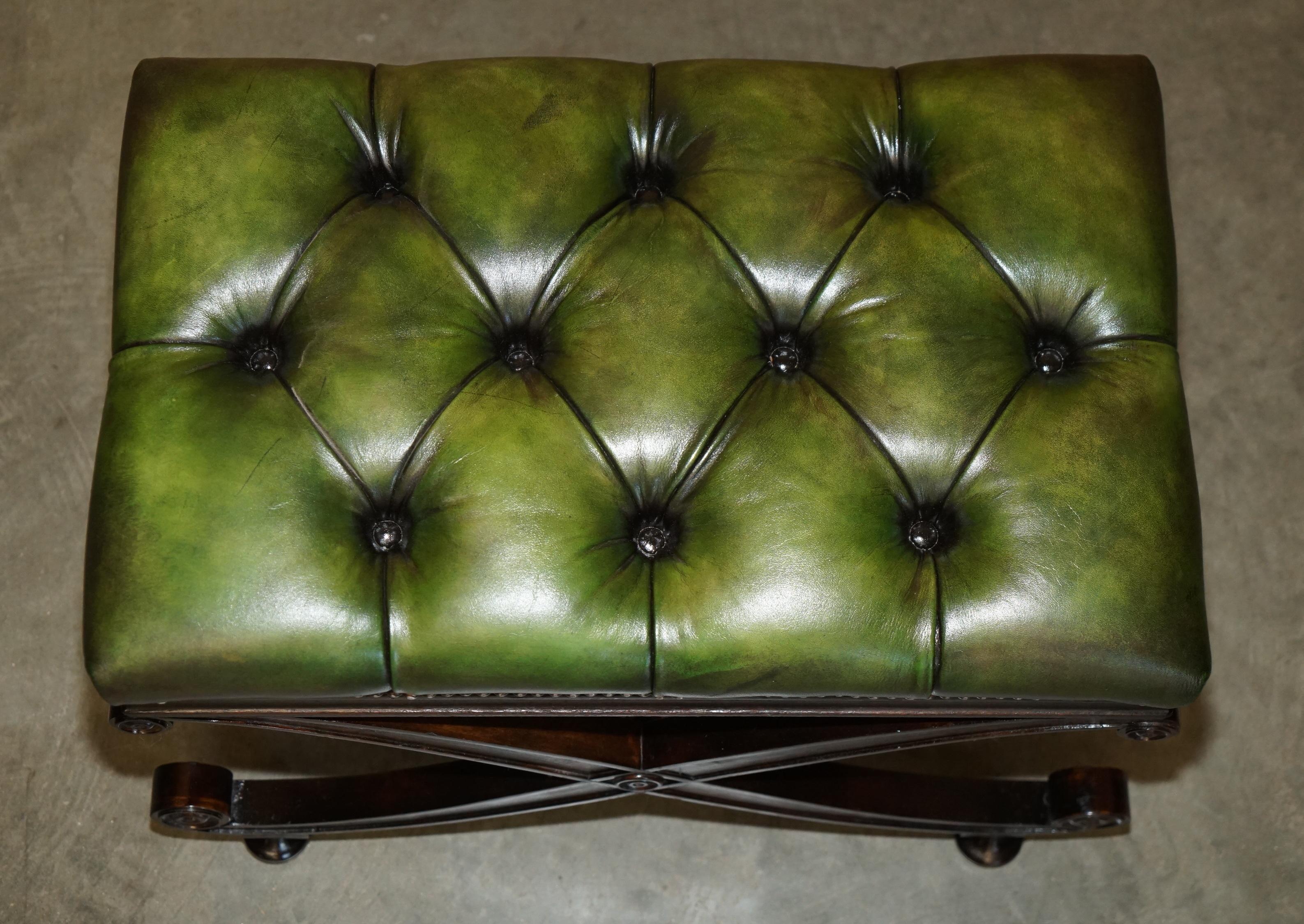 FINE ANTiQUE VICTORIAN GREEN LEATHER RESTORED CHESTERFIELD TUFTED FOOTSTOOL Inglés en venta