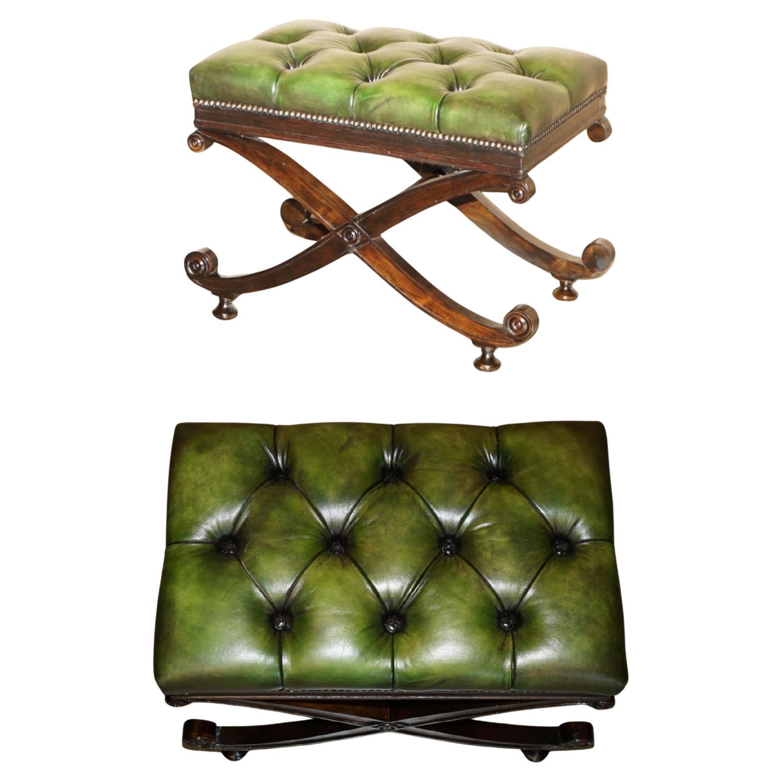 FINE ANTiQUE VICTORIAN GREEN LEATHER RESTORED CHESTERFIELD TUFTED FOOTSTOOL en venta