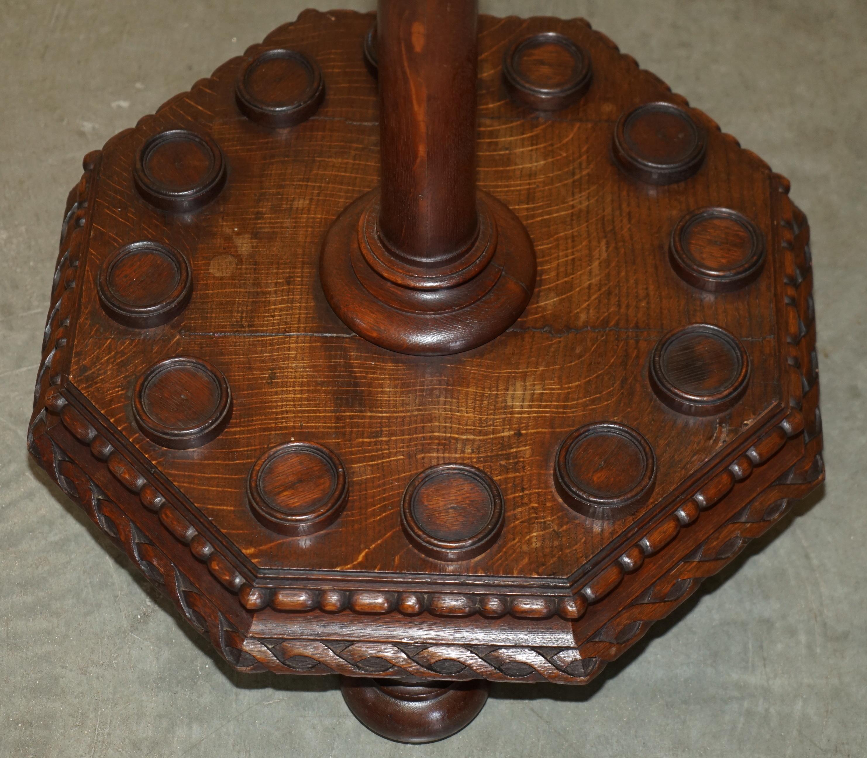 FINE ANTIQUE ViCTORIAN HAND CARVED ENGLISH OAK CIRCA 1880 SNOOKER POOL CUE STAND In Fair Condition In West Sussex, Pulborough