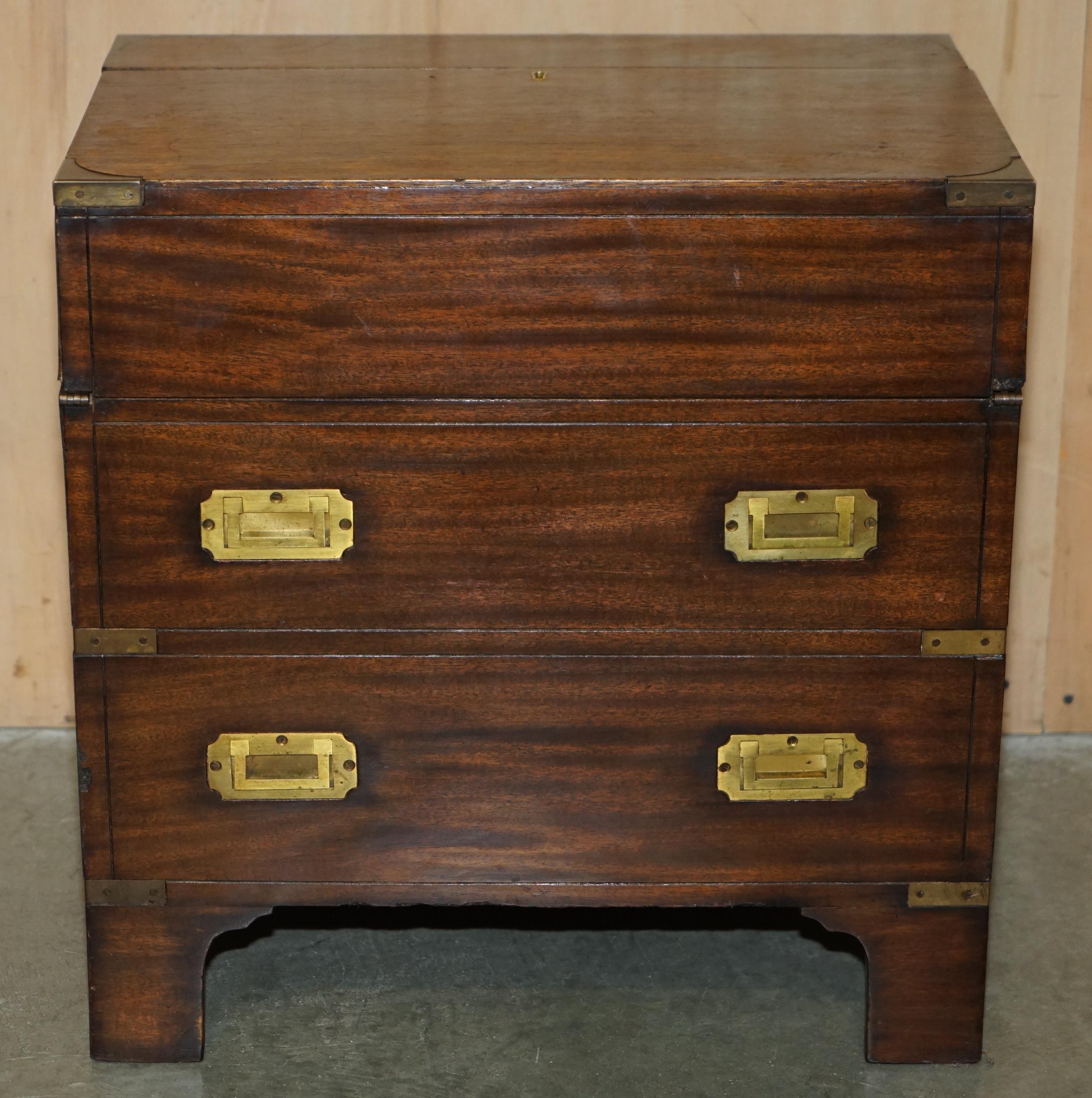 Fin du XIXe siècle FiNE ANTIQUE VICTORIENNE EN BOIS DURS MILITAIRE CAMPAIGNANT BOITE A BOISSONS CACHÉE A L'INTERIEUR en vente