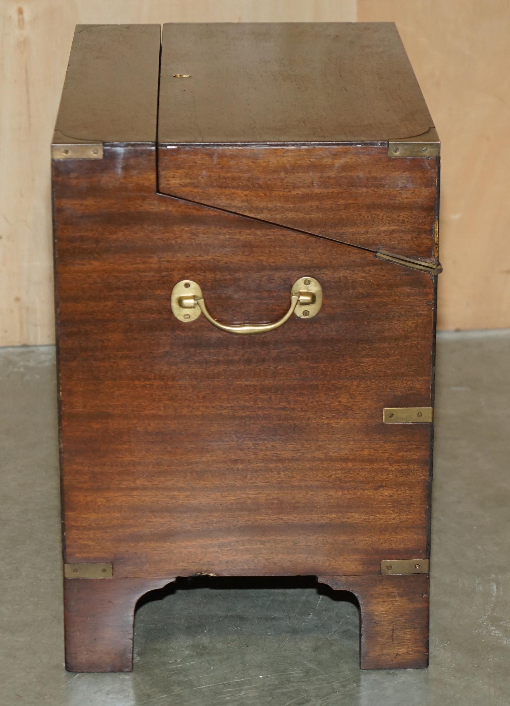 Laiton FiNE ANTIQUE VICTORIENNE EN BOIS DURS MILITAIRE CAMPAIGNANT BOITE A BOISSONS CACHÉE A L'INTERIEUR en vente