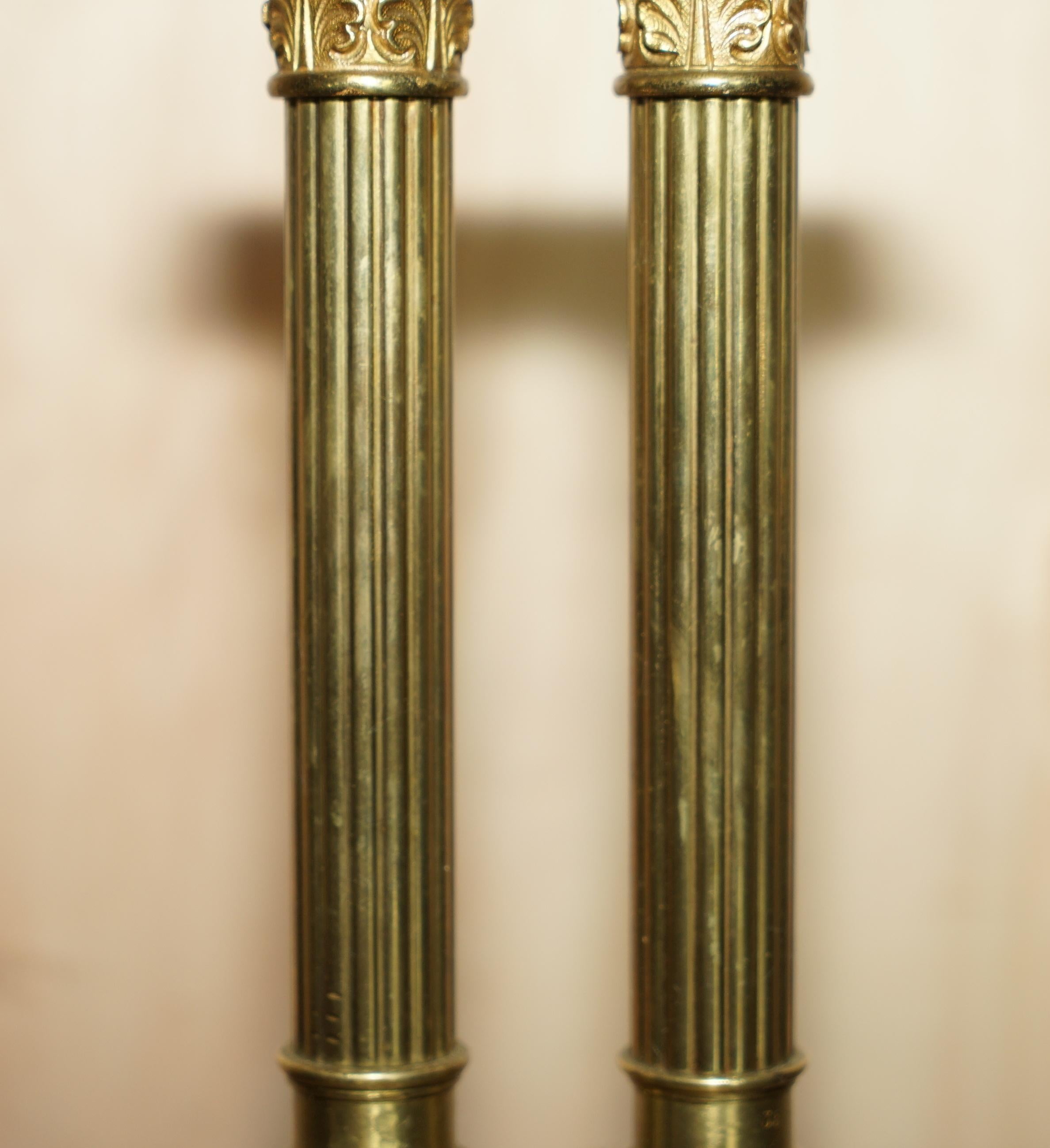 Belles colonnes de statues victoriennes anciennes en marbre et laiton avec piliers de statues romaines Grand Tour en vente 6