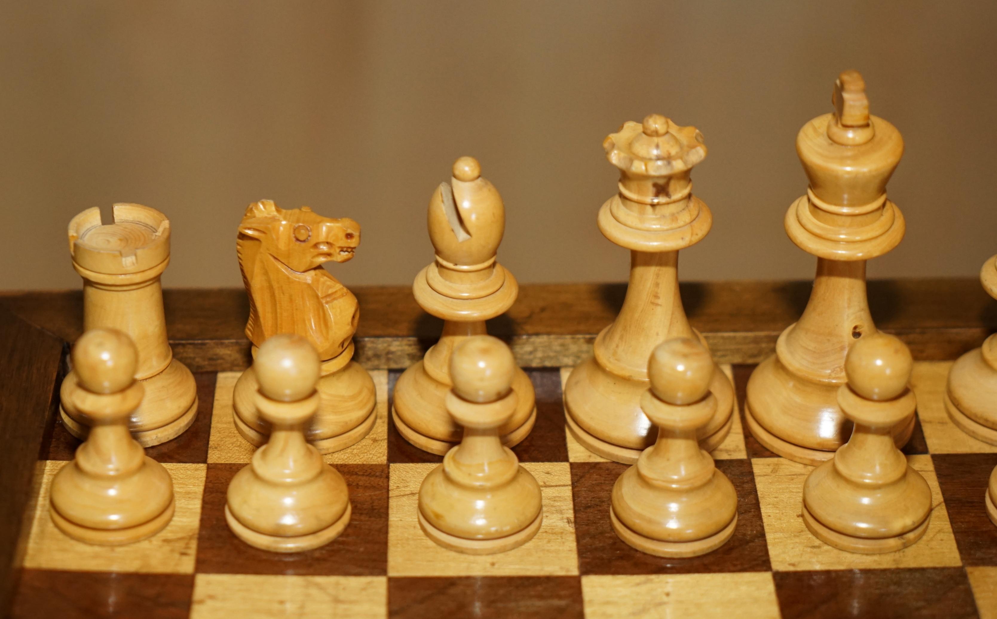 FiNE ANTIQUE VICTORIAN STAUNTON CHESS Set & CHESSBOARD IN ROMAN HORSE INLAID  Box im Angebot 5