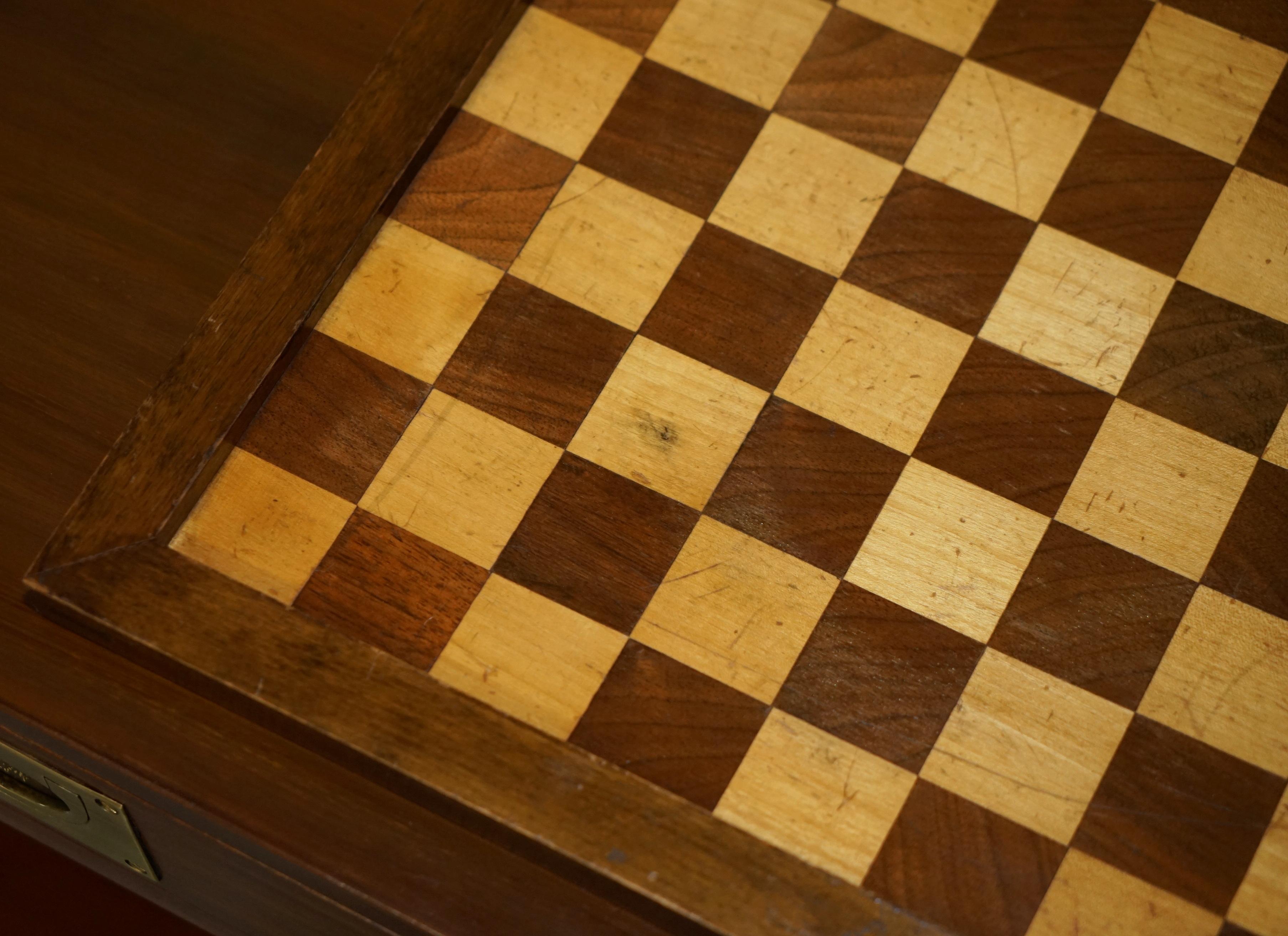 FiNE ANTIQUE VICTORIAN STAUNTON CHESS Set & CHESSBOARD IN ROMAN HORSE INLAID  Box im Angebot 12