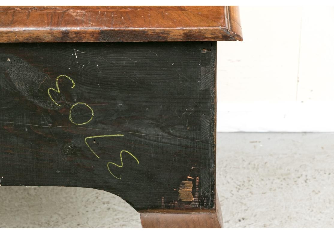Fine Antique Walnut Welsh Hunt Board - Server in vendita 4