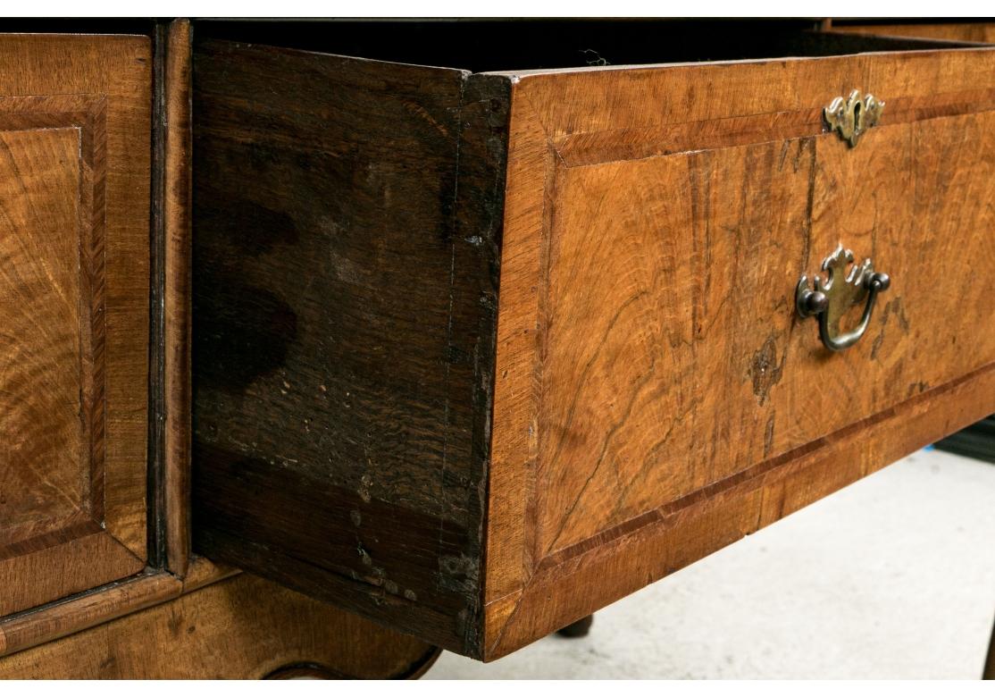 Fine Antique Walnut Welsh Hunt Board - Server in vendita 8