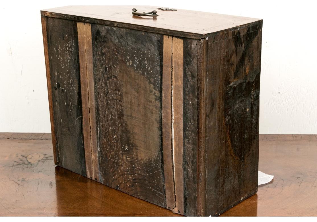 Gallese Fine Antique Walnut Welsh Hunt Board - Server in vendita