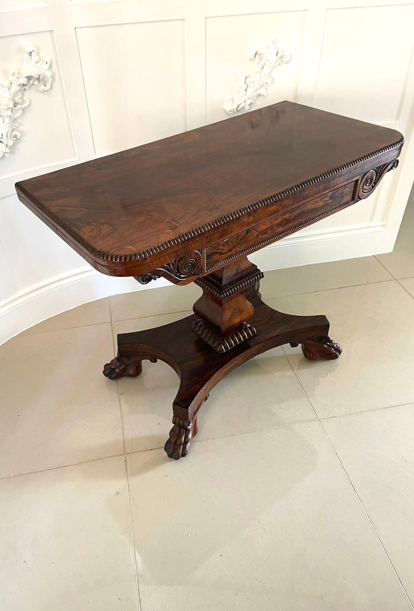 Milieu du XIXe siècle Table à cartes/côté en bois de rose William IV, Antiquités en vente