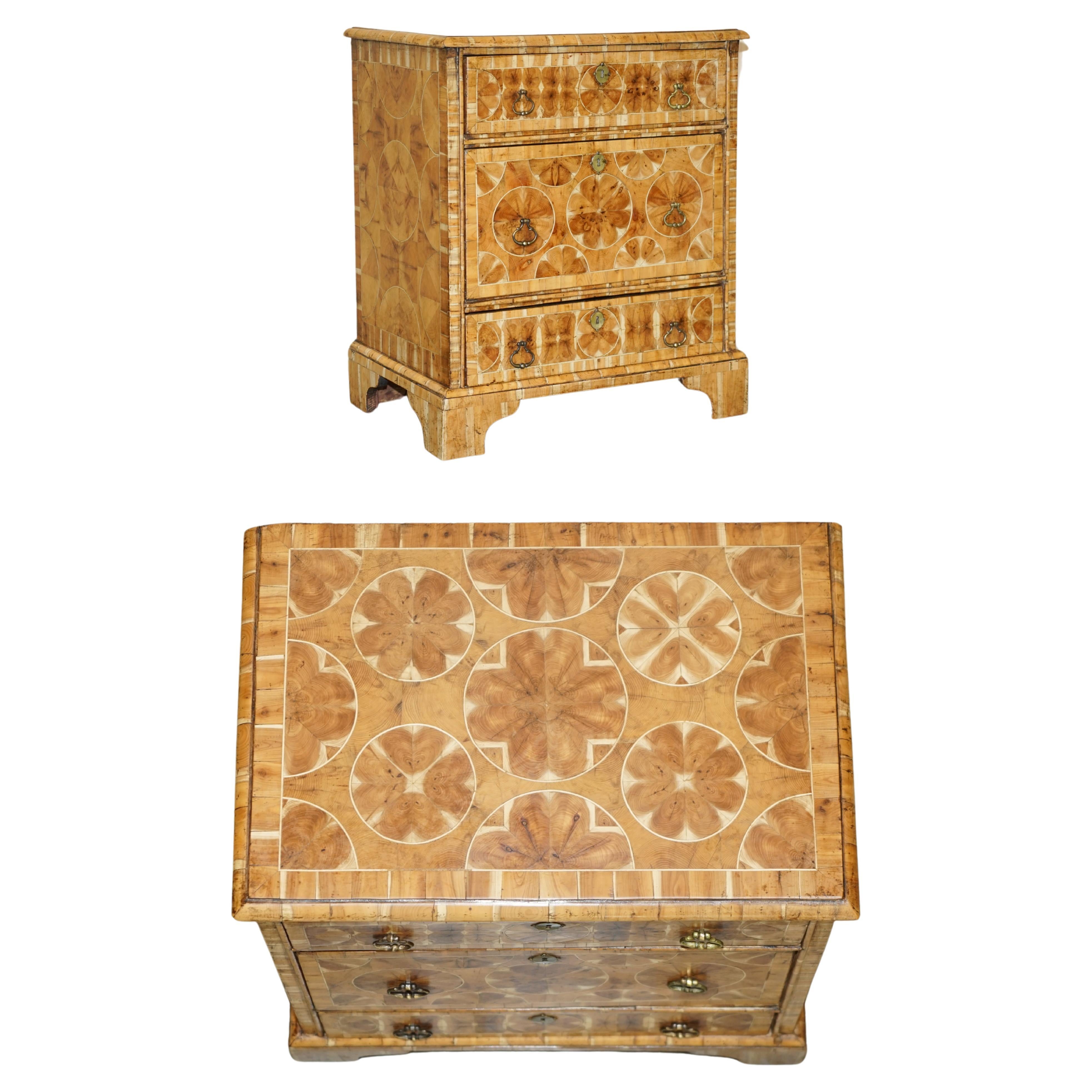 Fine Antique William & Mary Cir 1700 Pine Oyster Laburnum Wood Chest of Drawers For Sale