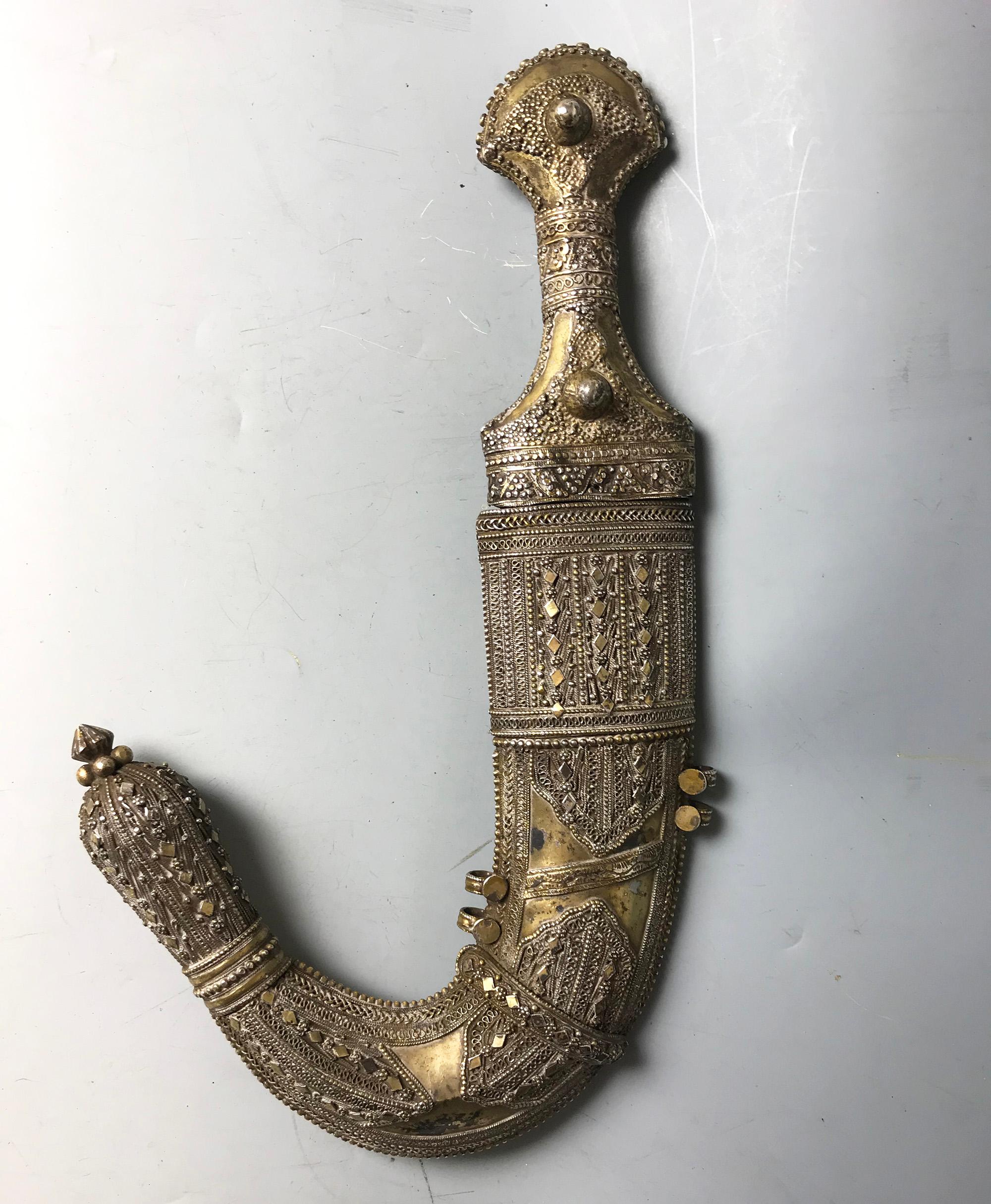 Hervorragende antike arabische Khanjar Jambiya Dagger Silber islamische Kunst aus dem Jemen Saudi-Arabien   (Jemenitisch) im Angebot