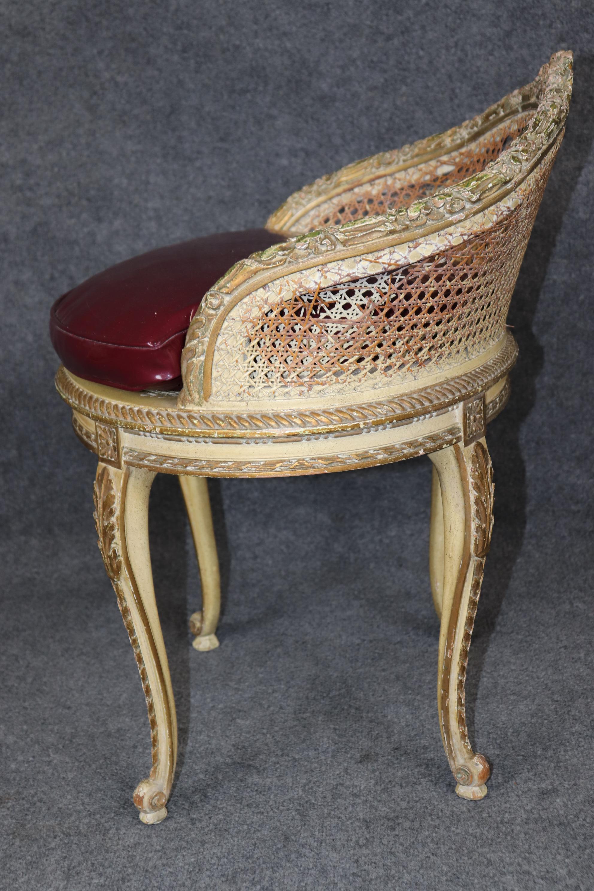 Vanité et tabouret assortis Antuque French Cane Creme Painted Louis ladies XV Vanity and Matching Stool 9