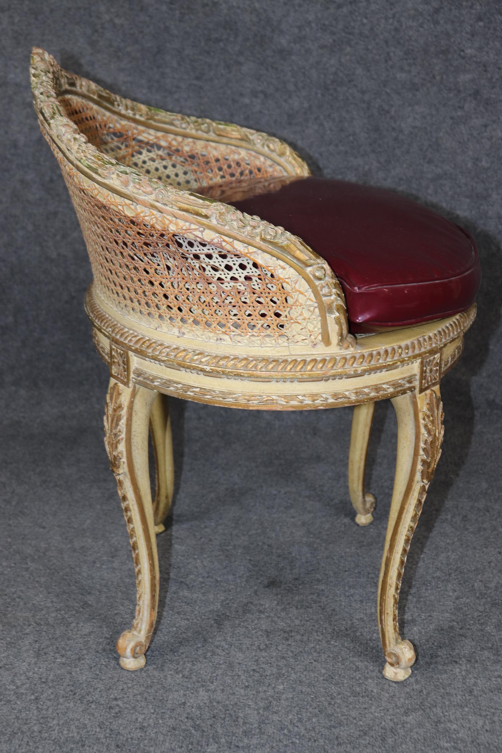 Vanité et tabouret assortis Antuque French Cane Creme Painted Louis ladies XV Vanity and Matching Stool 11