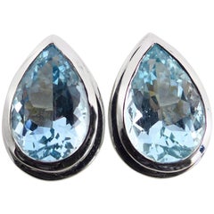 Fine Aquamarine 18 Karat White Gold Pair of Earrings